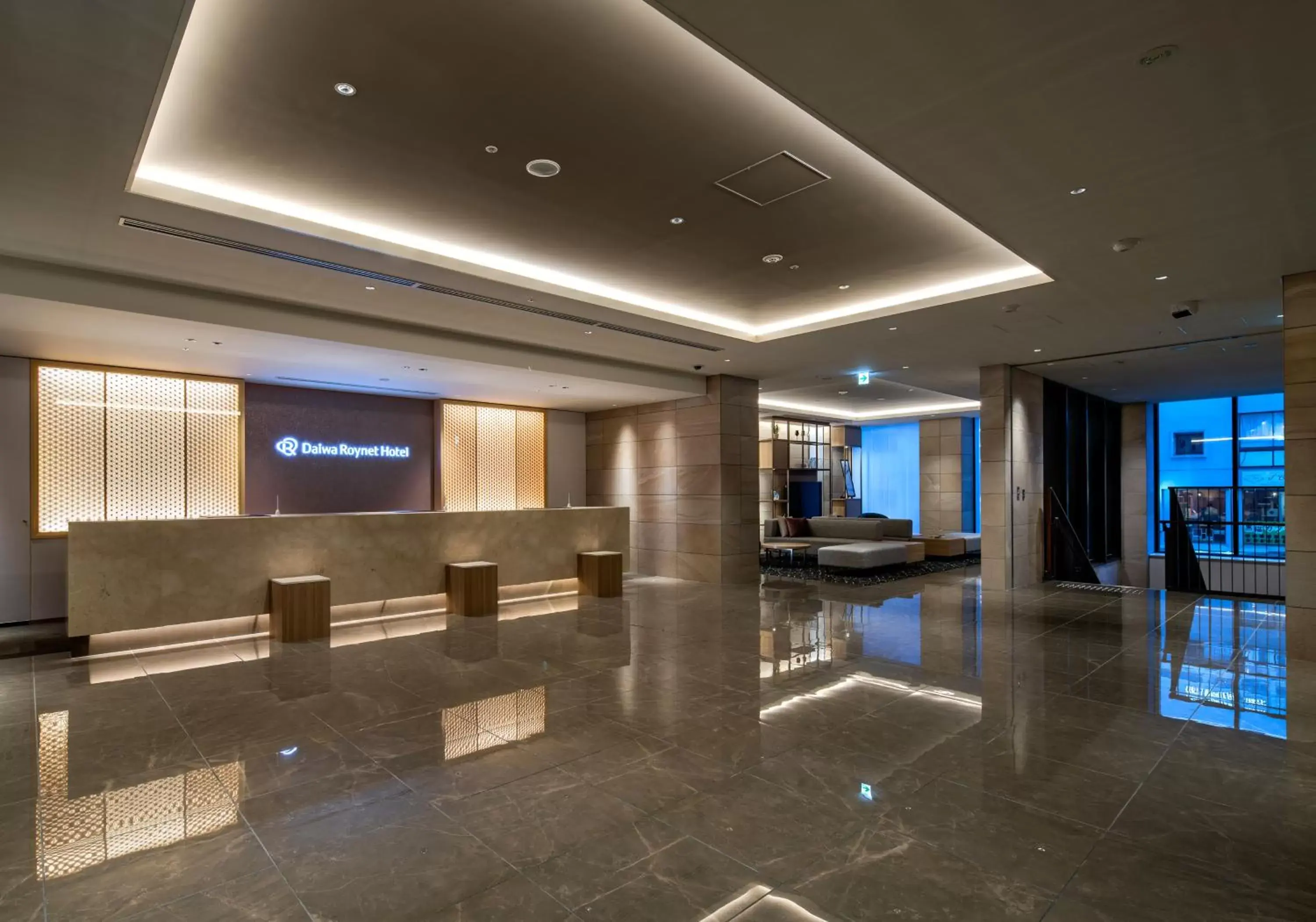 Living room, Lobby/Reception in Daiwa Roynet Hotel Himeji