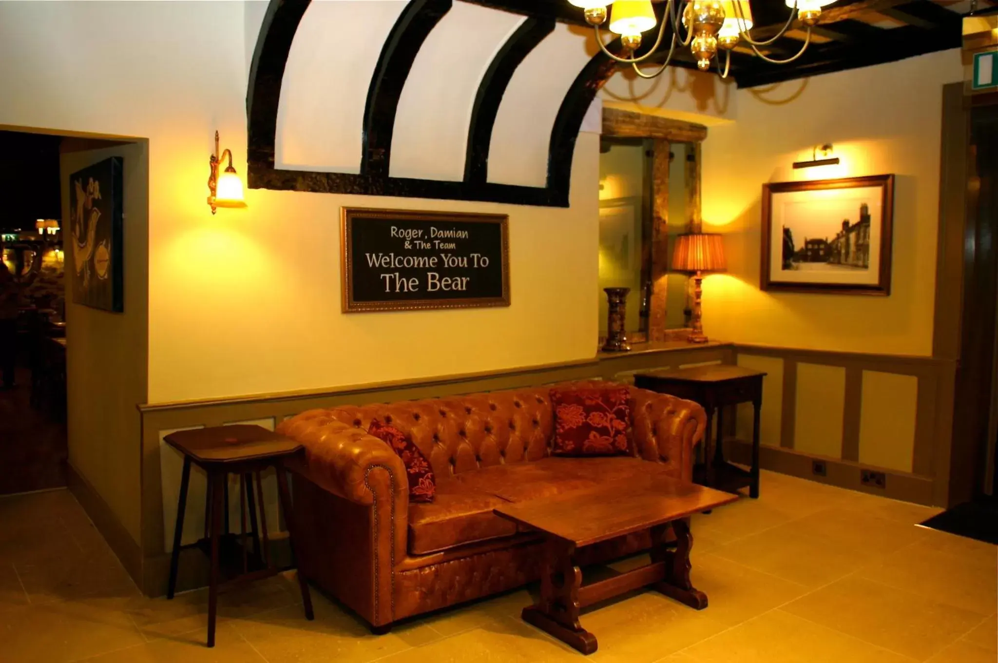Lounge or bar, Seating Area in The Bear Hotel by Greene King Inns