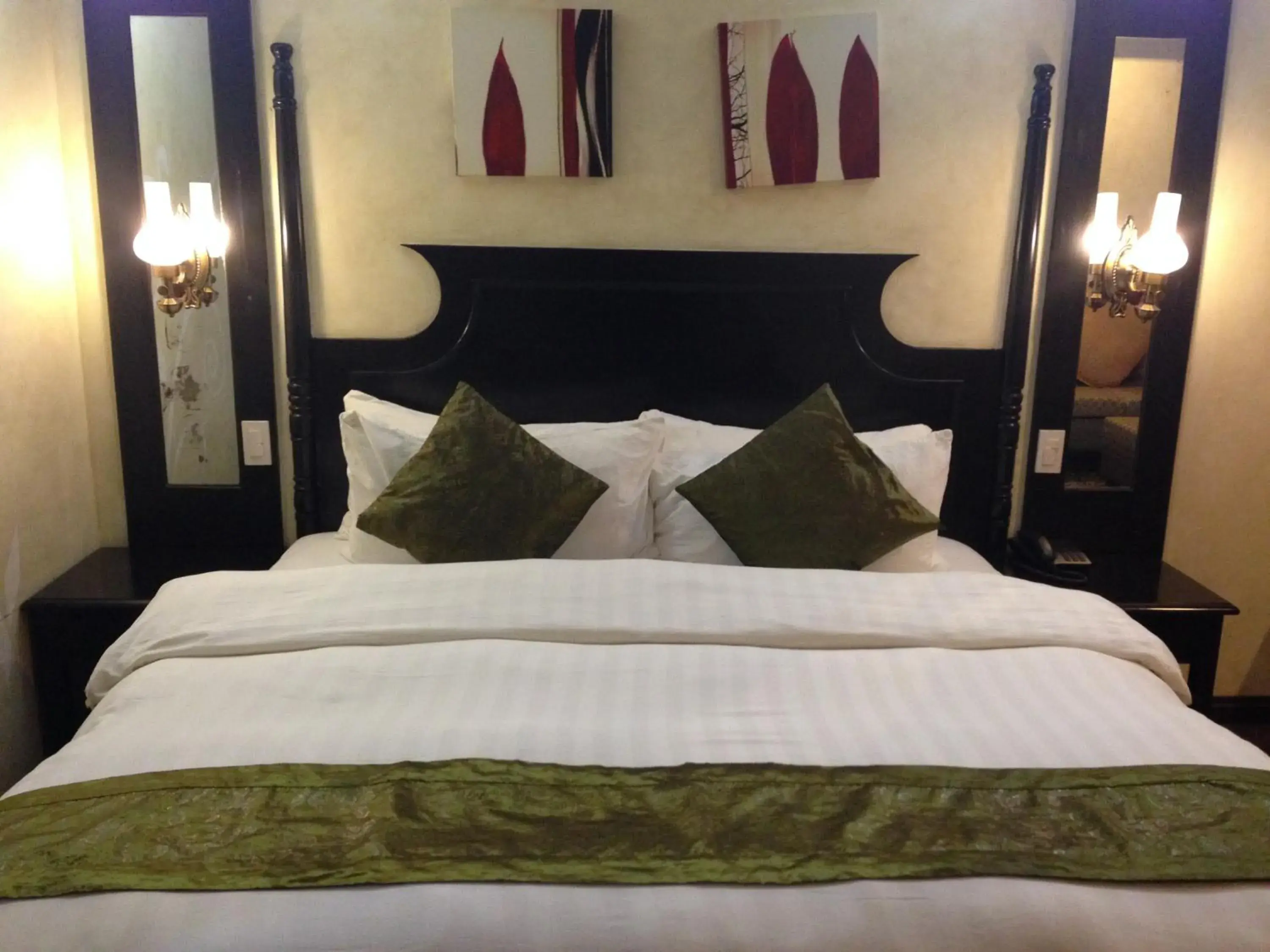 Bed in Lee Boutique Hotel Tagaytay