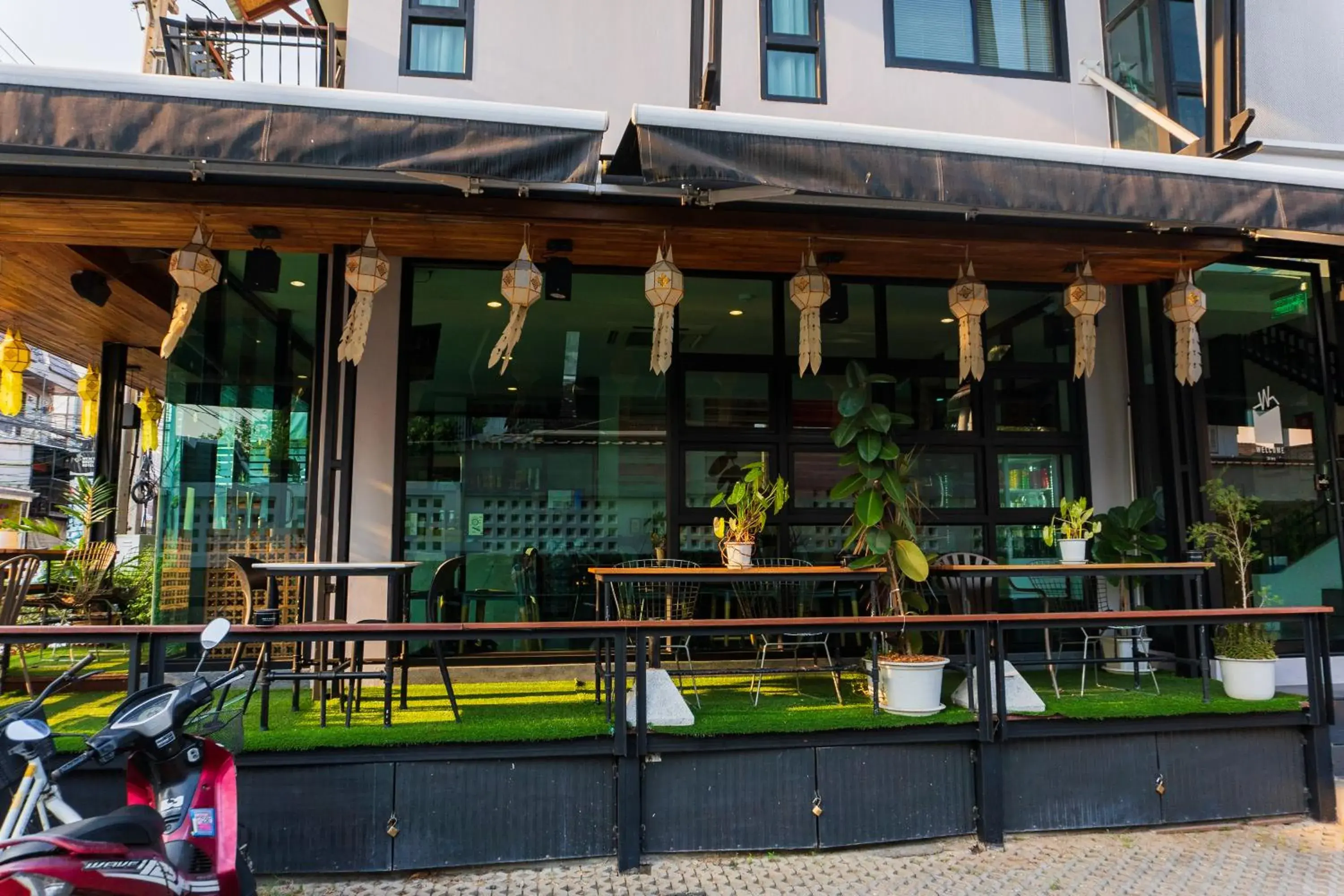 Restaurant/places to eat in Wealth Boutique Hotel Chiang Mai