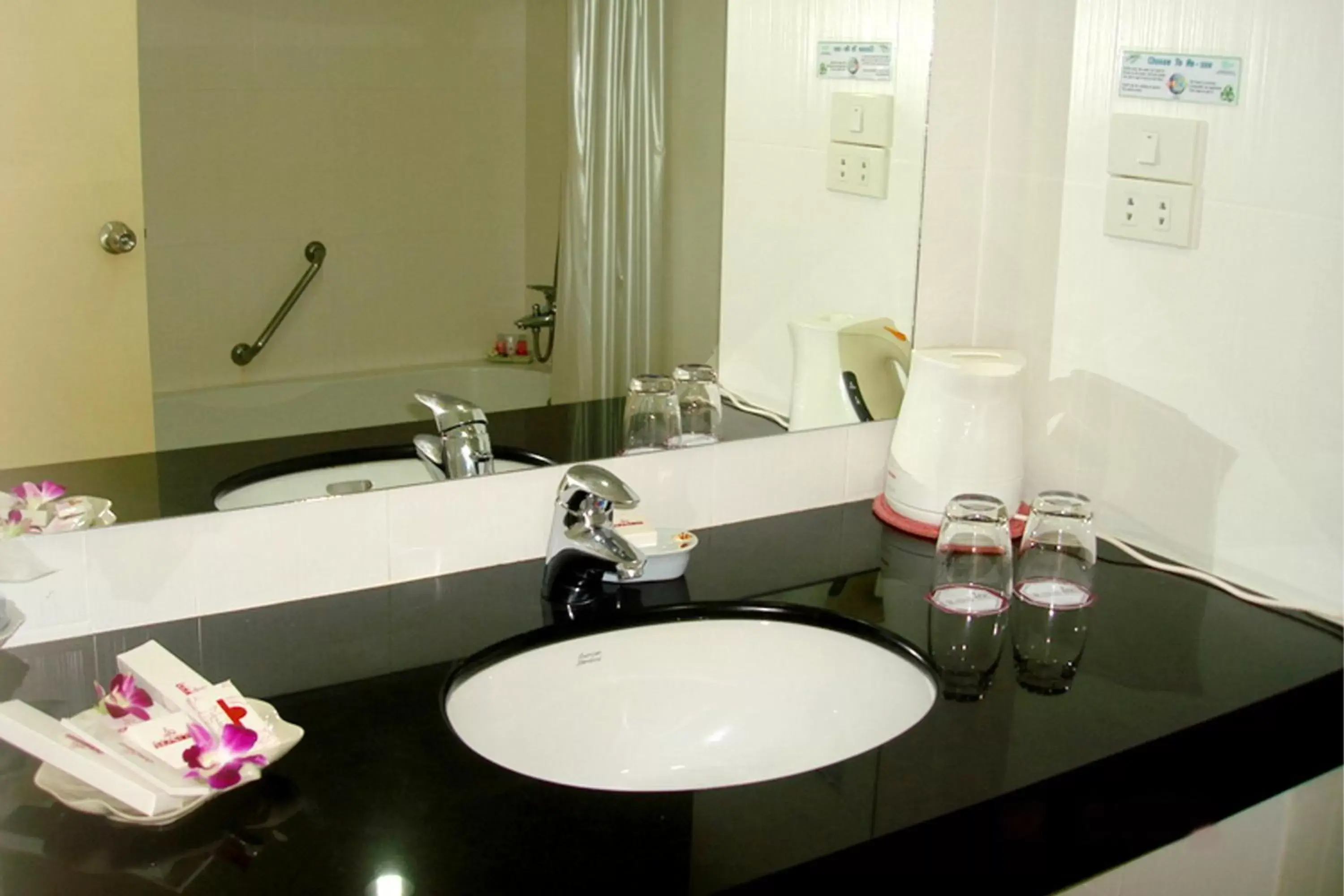 Bathroom in Methavalai Hotel