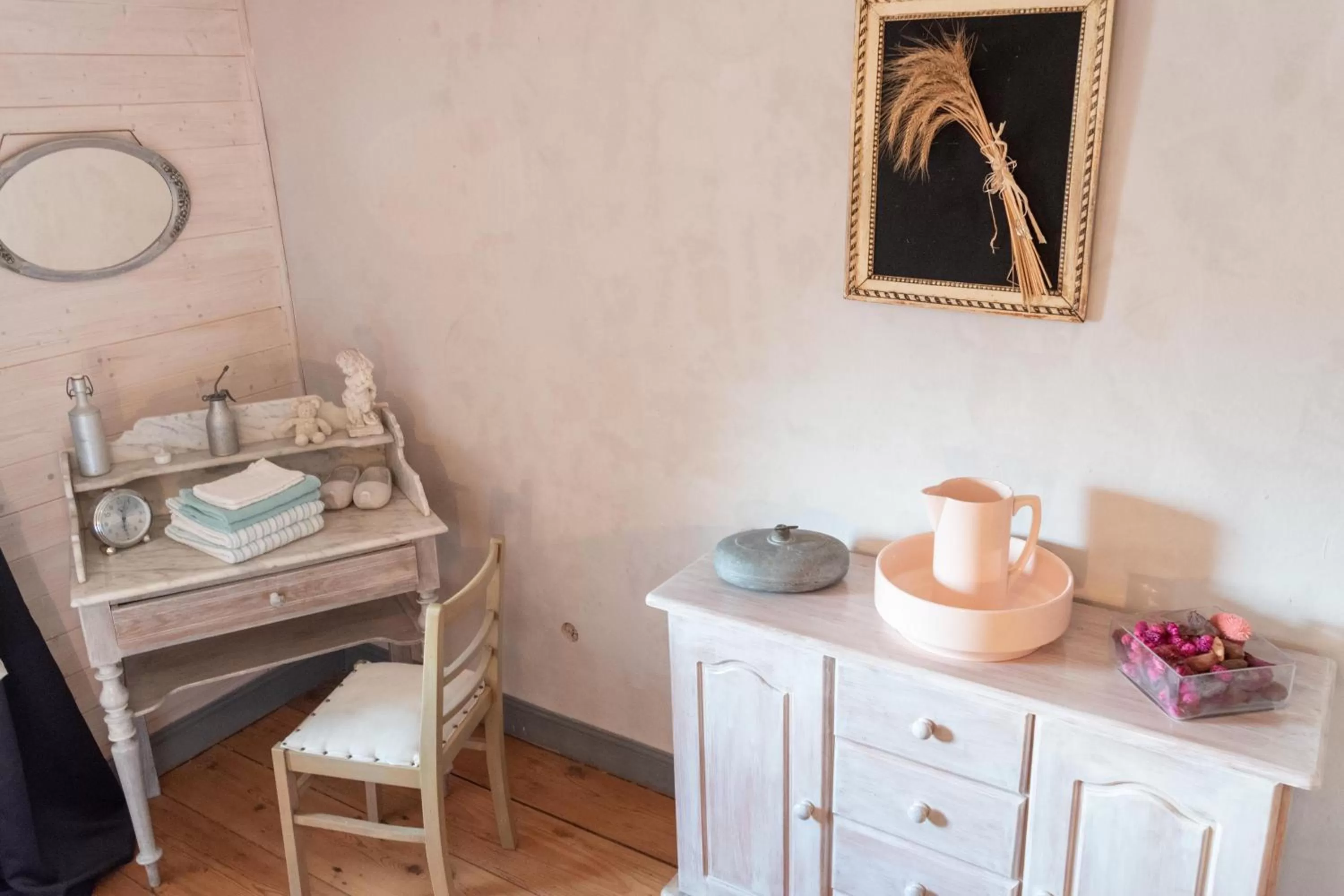 Bedroom in La Fée Maison