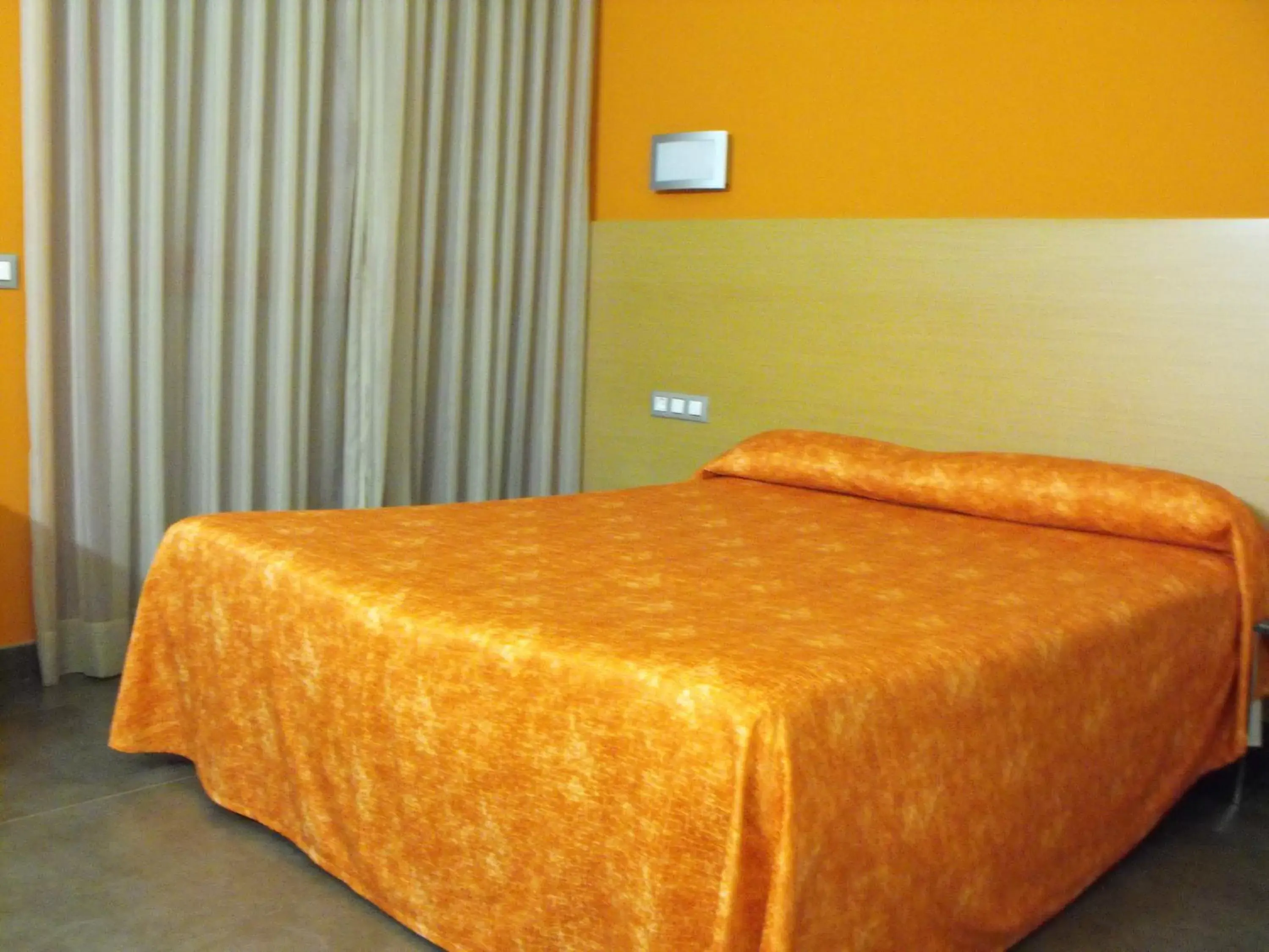 Bed in Hotel Pere III El Gran