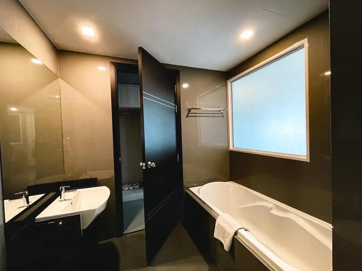 Bathroom in Arthitaya Green Nature Hotel