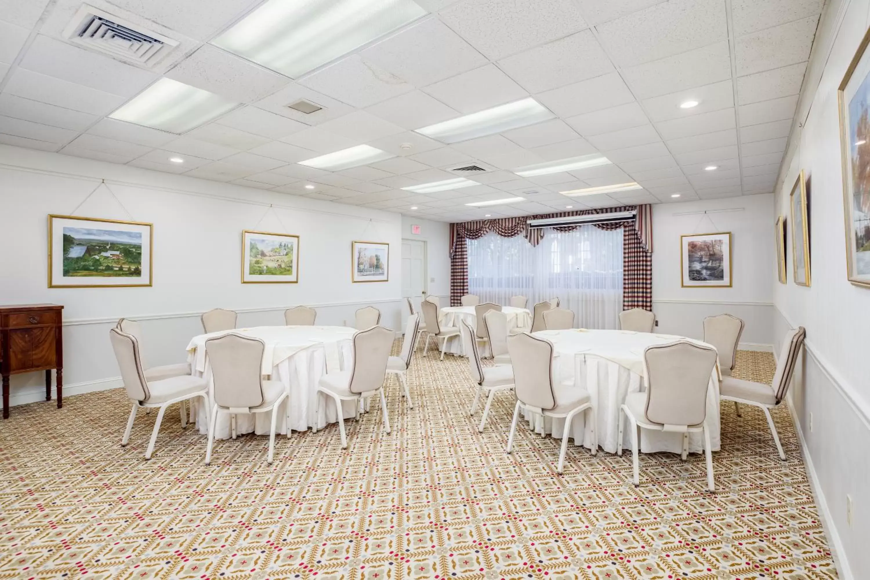 Banquet/Function facilities in The Farmington Inn and Suites