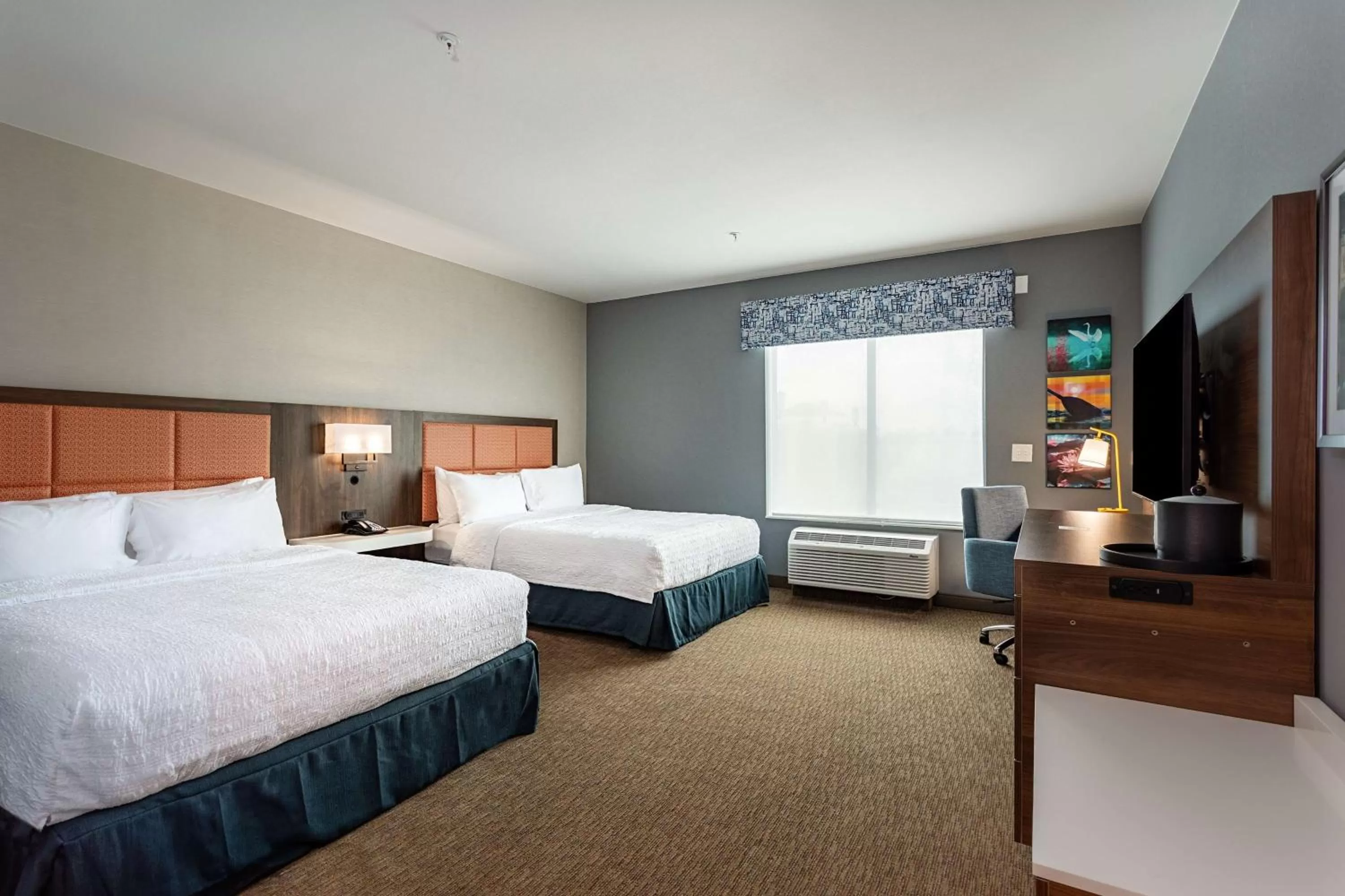 Bed in Hampton Inn Marianna I-10