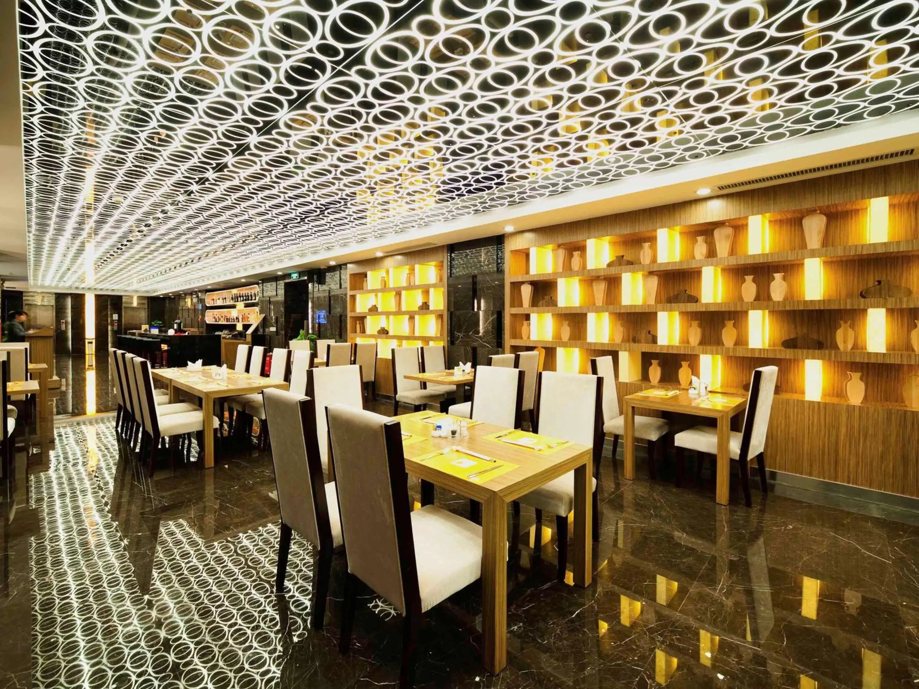 Restaurant/Places to Eat in Novotel Guiyang Downtown