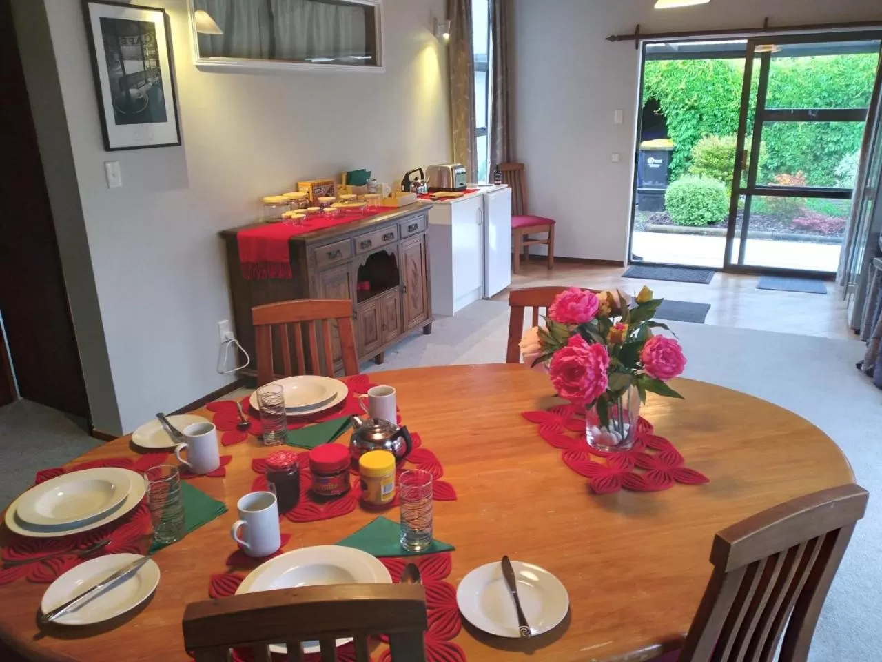 Breakfast in Carters Beach Bed and Breakfast