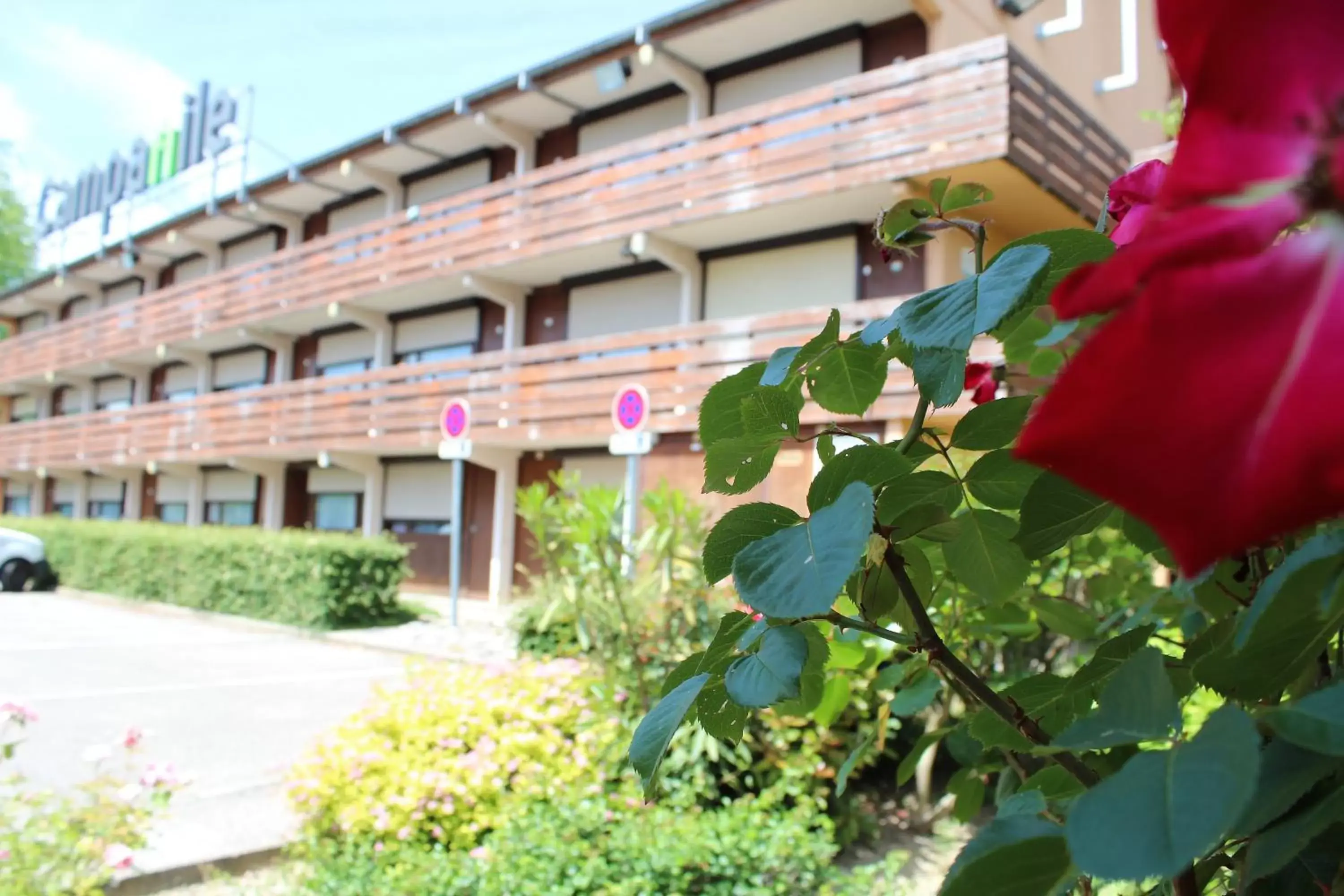 Property building in Campanile Grenoble Nord - Moirans-Voreppe Property building in Campanile Grenoble Nord - Moirans-Voreppe