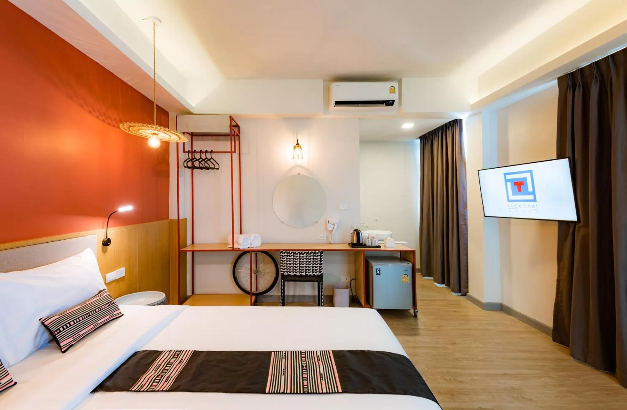 Bedroom, Bed in Luck Thai Hotel