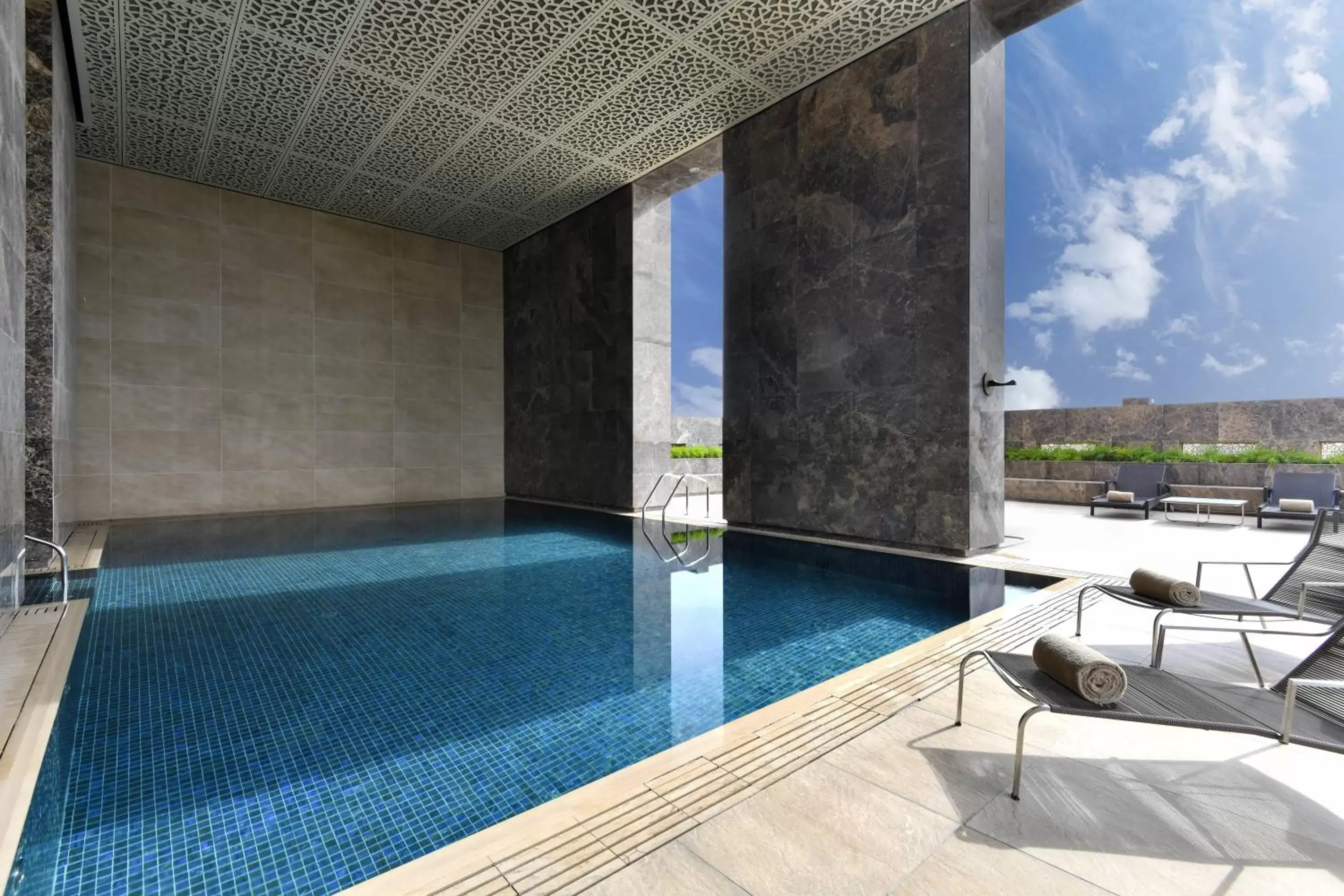Spa and wellness centre/facilities, Swimming Pool in voco Doha West Bay Suites, an IHG Hotel