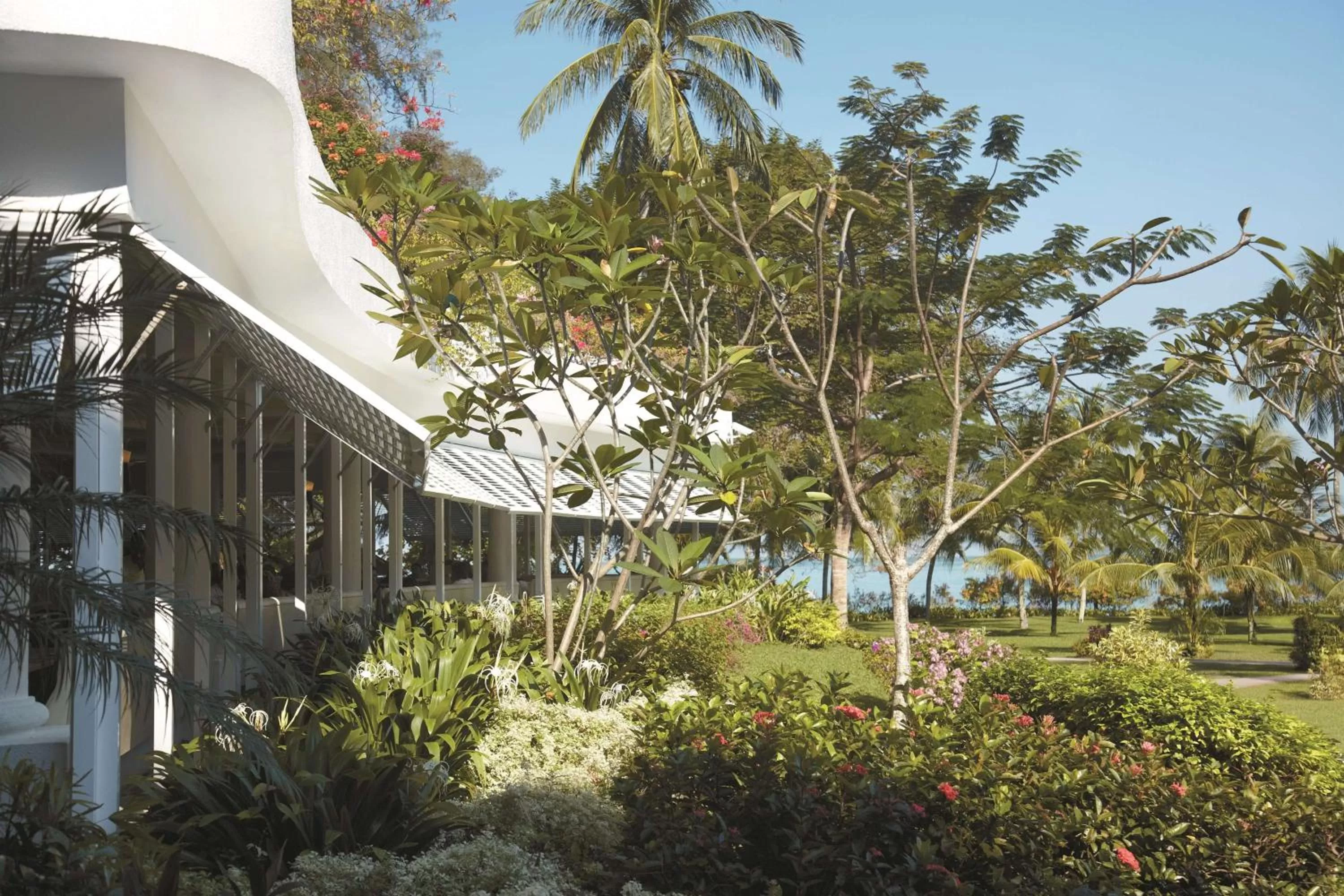 Restaurant/places to eat in Shangri-La Golden Sands, Penang