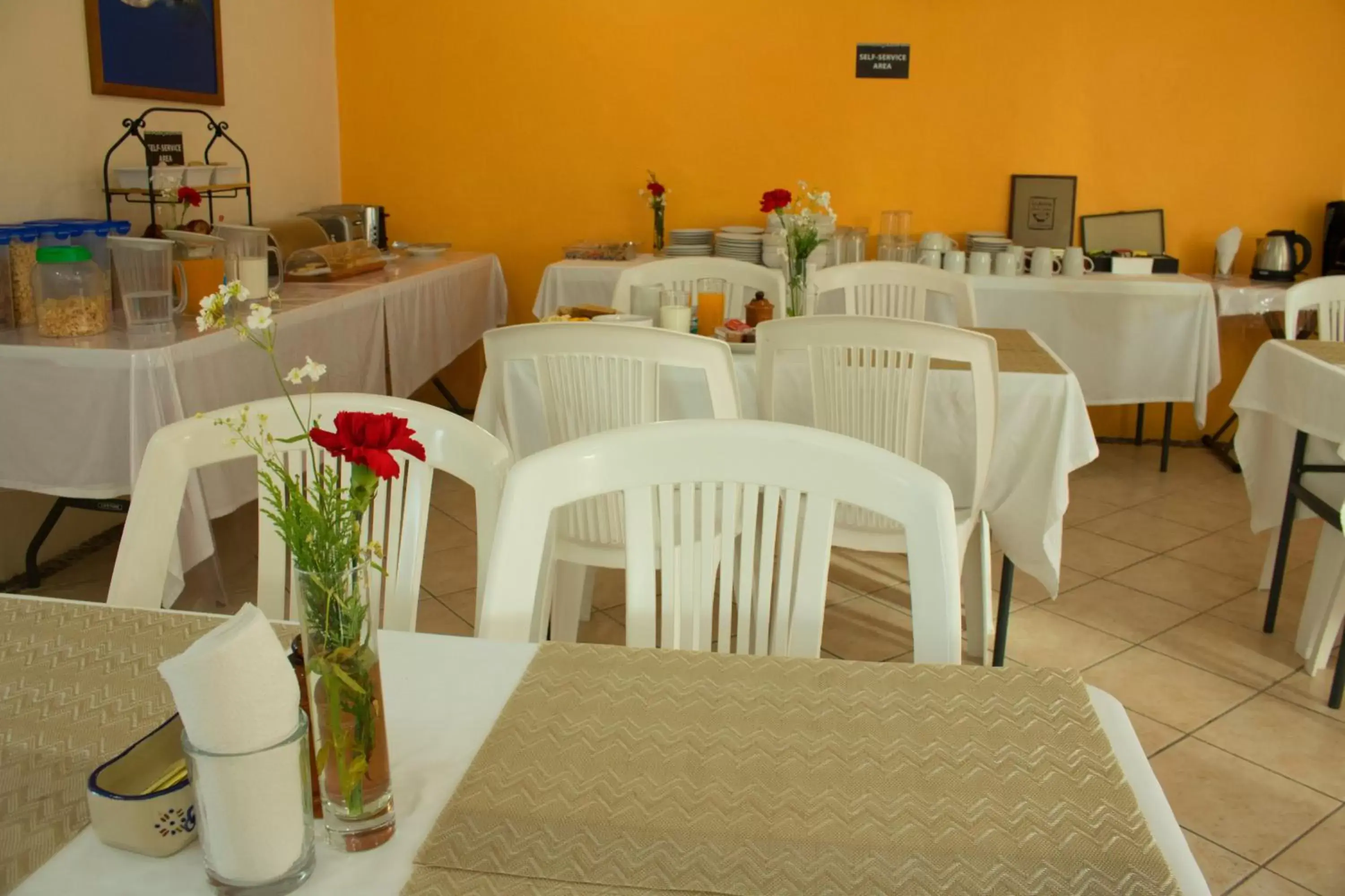 Restaurant/Places to Eat in Hotel Bucaneros Isla Mujeres