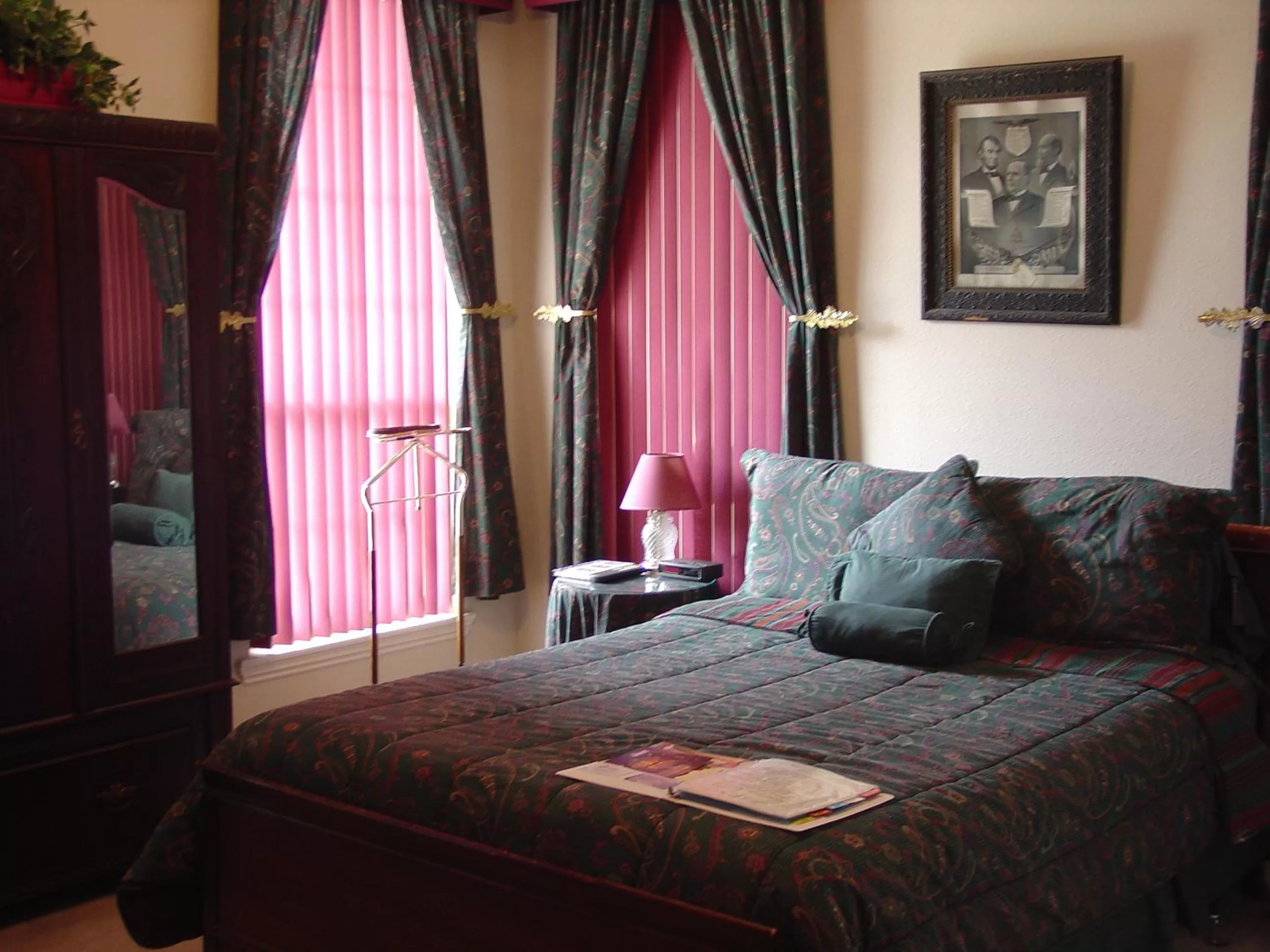 Decorative detail, Bed in Woodrow House Bed & Breakfast