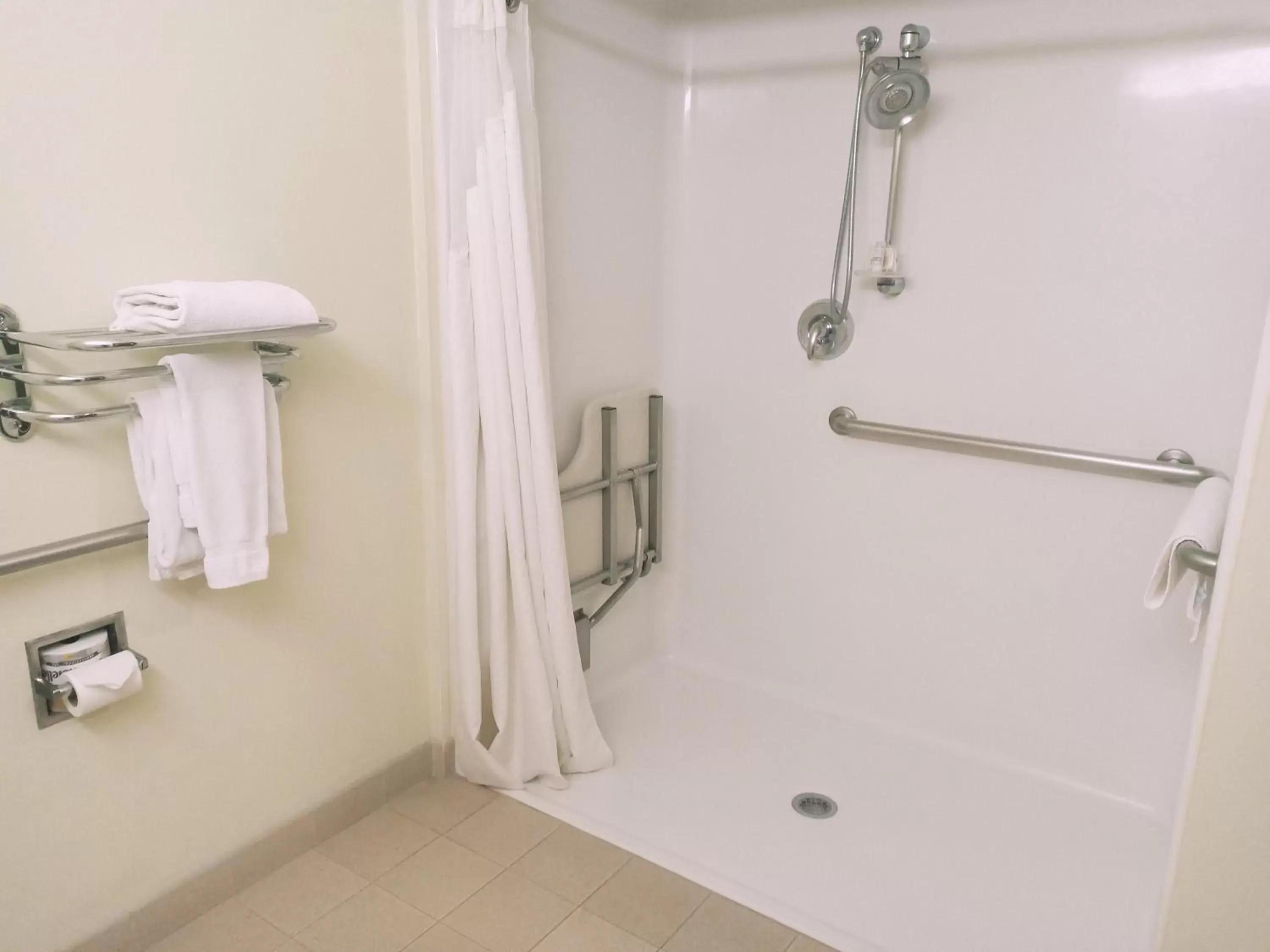 Bathroom in Microtel Inn and Suites by Wyndham Toluca