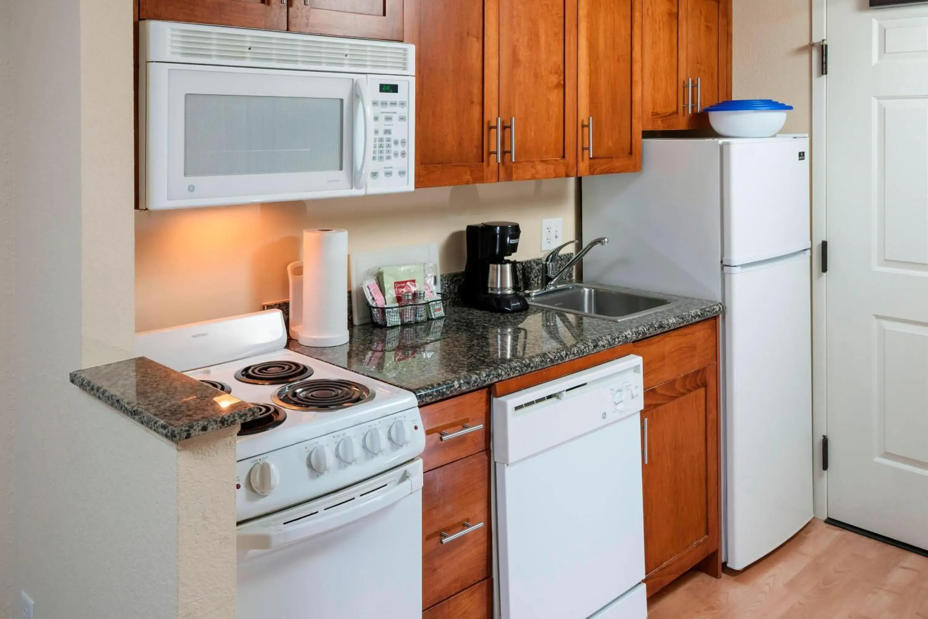 Bedroom, Kitchen/Kitchenette in TownePlace Suites Suffolk Chesapeake