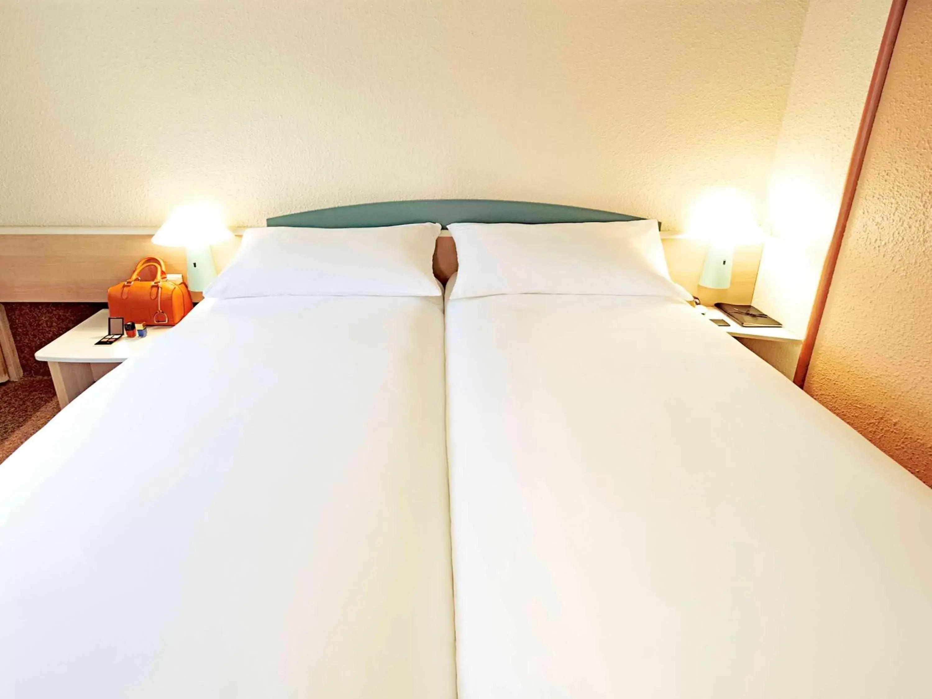 Photo of the whole room, Bed in ibis Augsburg Hauptbahnhof