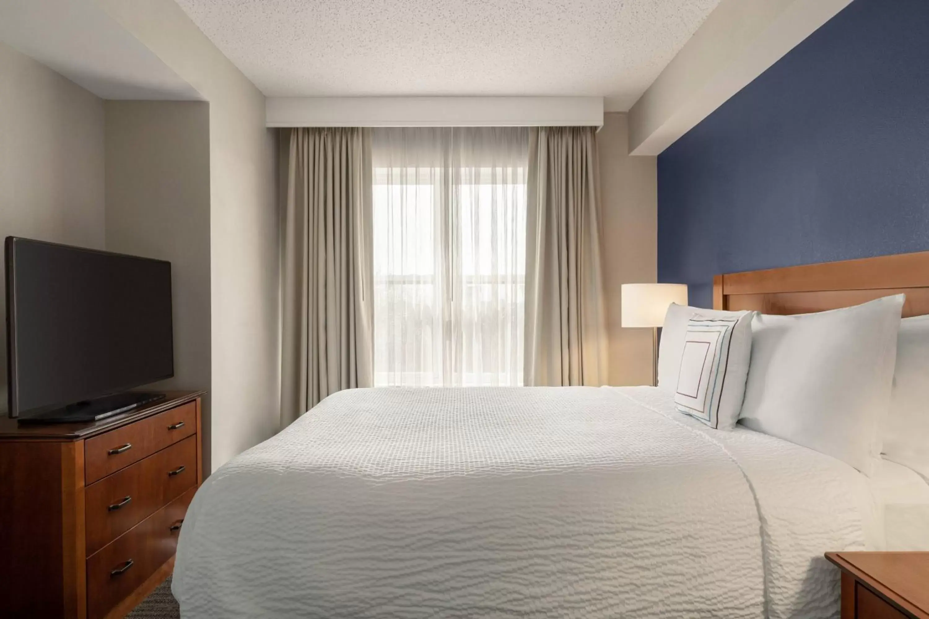 Photo of the whole room, Bed in Residence Inn Baltimore White Marsh