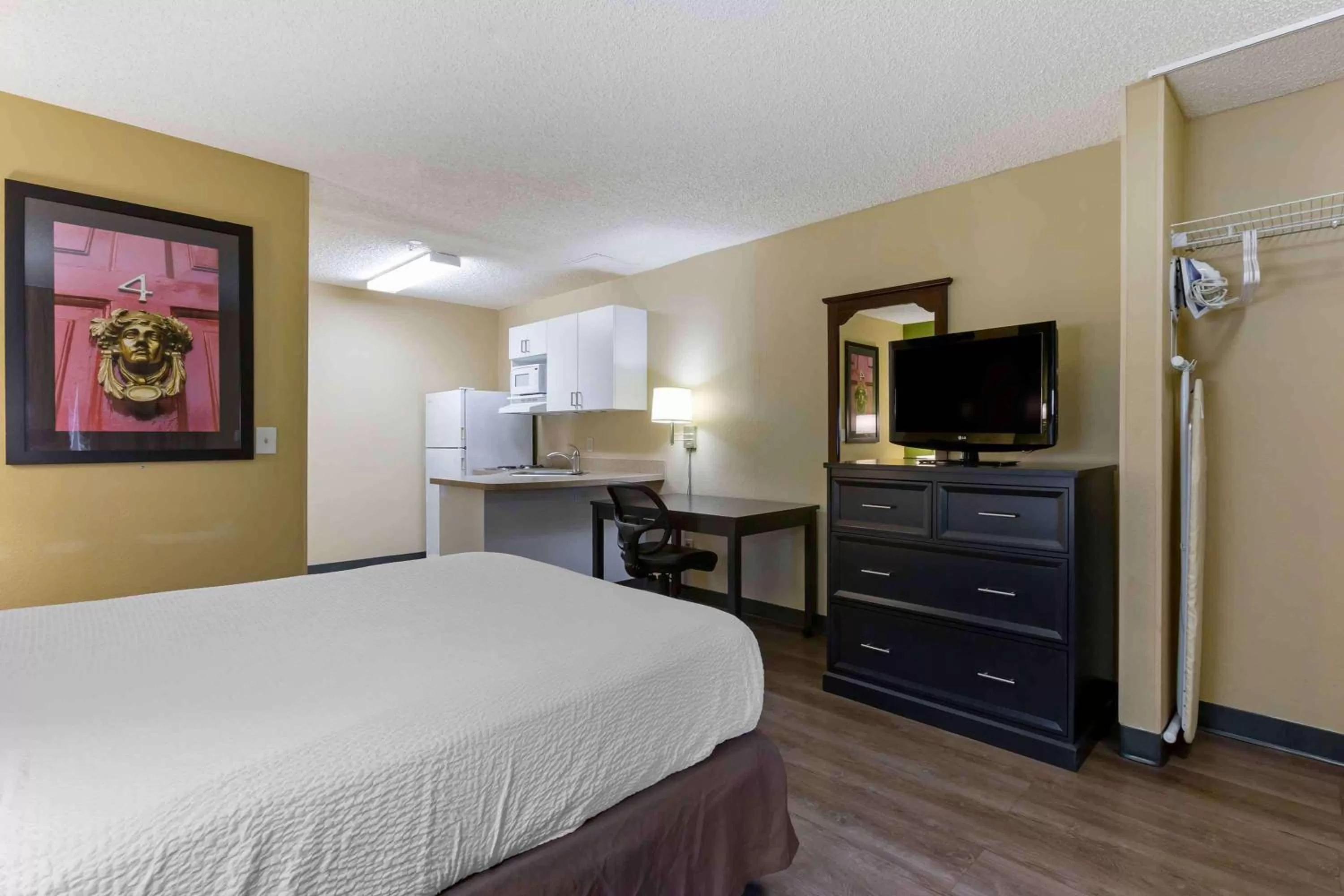Bedroom, Bed in Extended Stay America Select Suites - Phoenix - Scottsdale - North