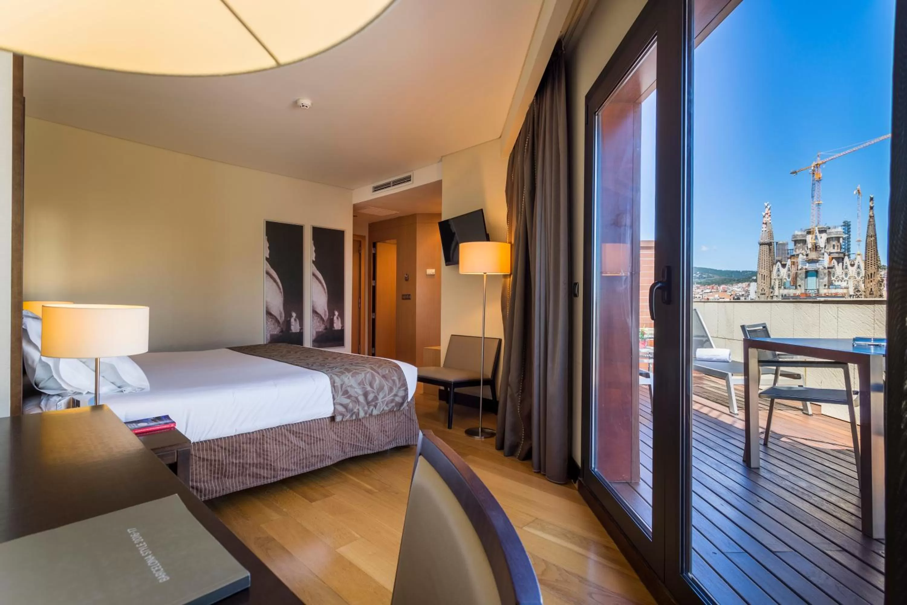 Bed in Eurostars Monumental