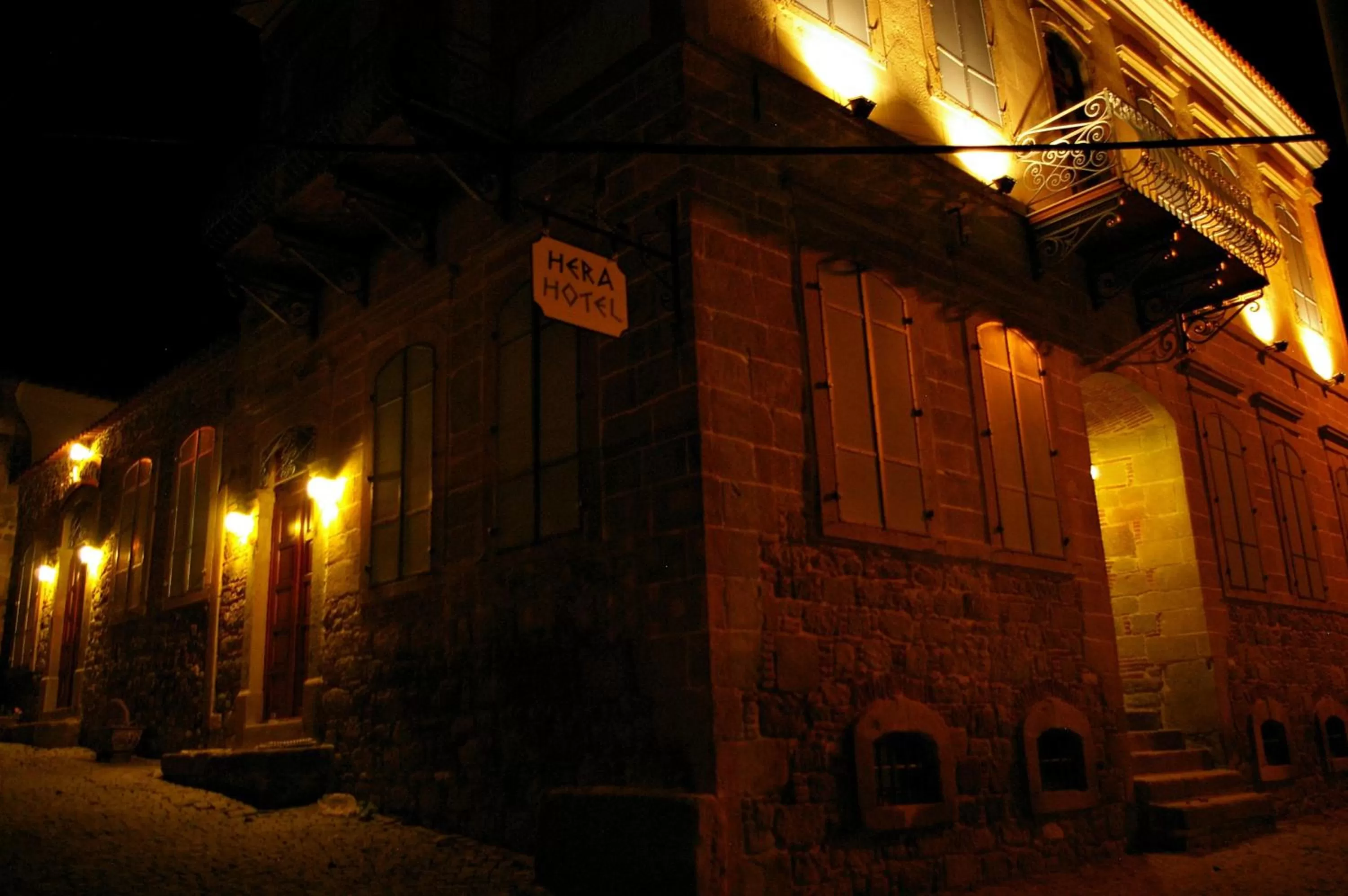 Facade/entrance in Hera Hotel