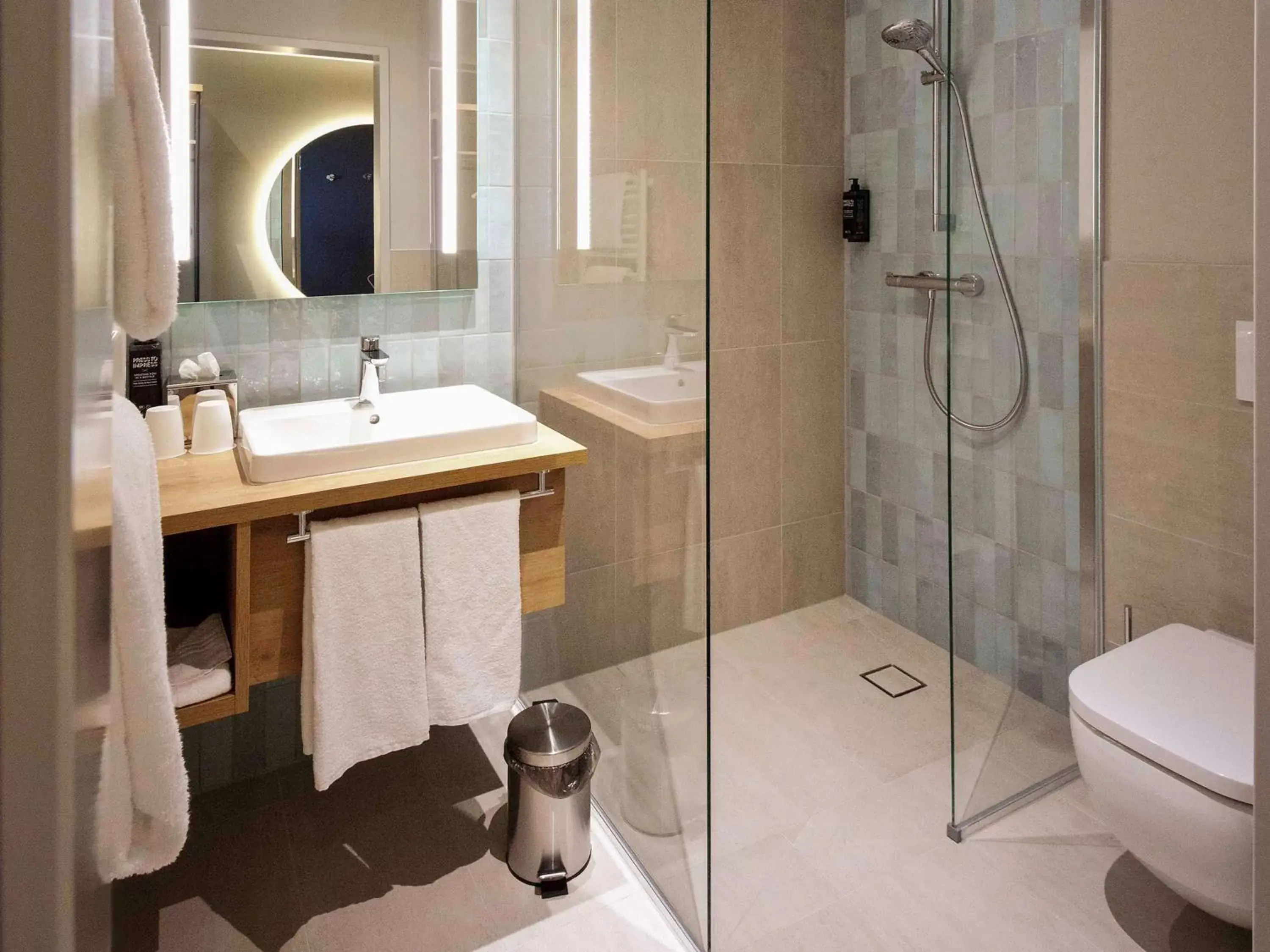 Photo of the whole room, Bathroom in ibis Styles Parndorf Neusiedler See