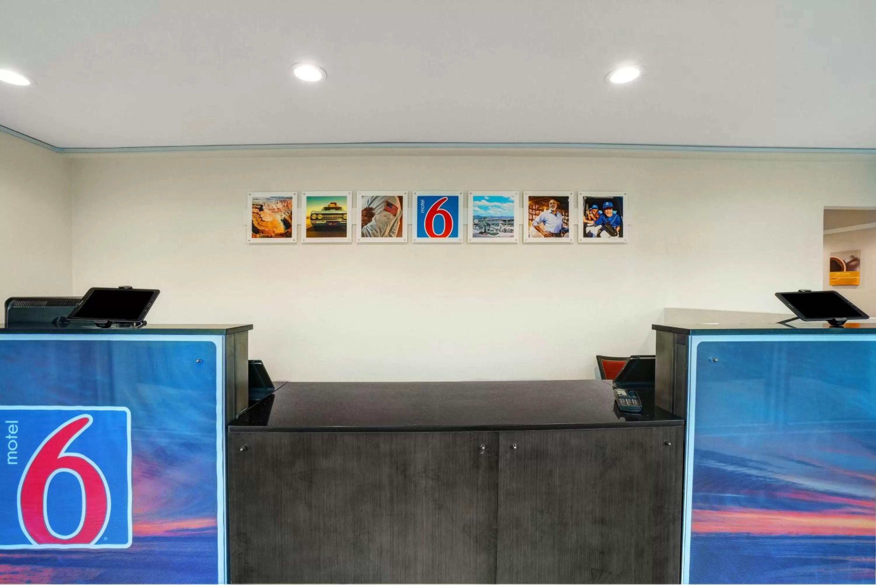 Lobby or reception in Motel 6 Bellville, OH