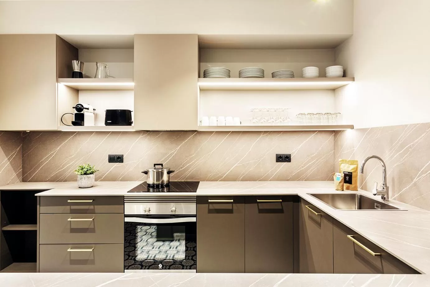 Kitchen or kitchenette in Weflating City Center