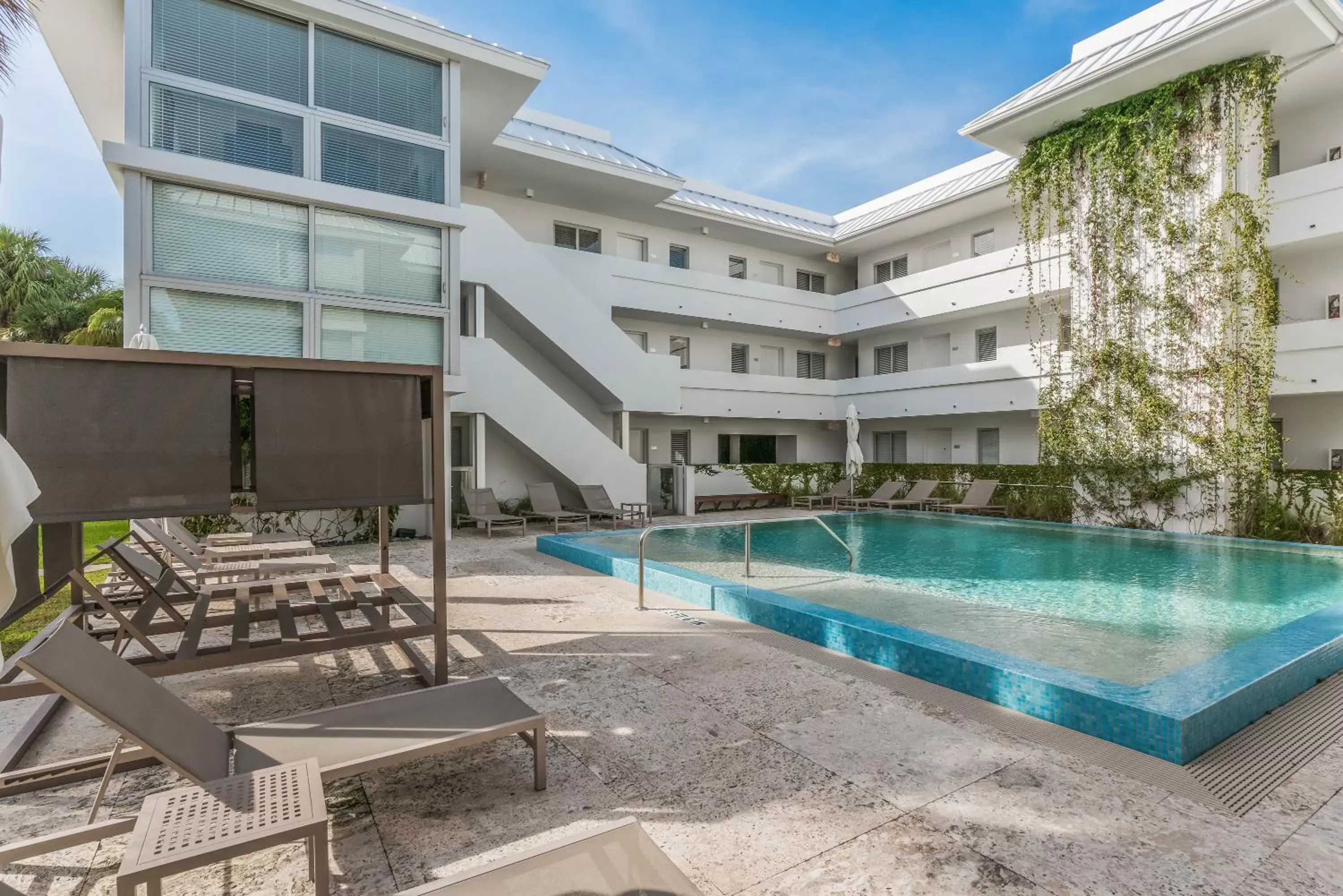 Property building, Swimming Pool in Beach Haus Key Biscayne Contemporary Apartments