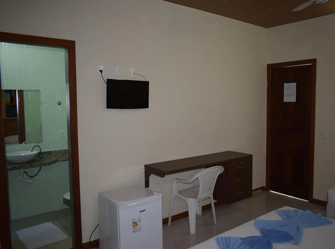 TV and multimedia, TV/Entertainment Center in Duas Praias Hotel Pousada