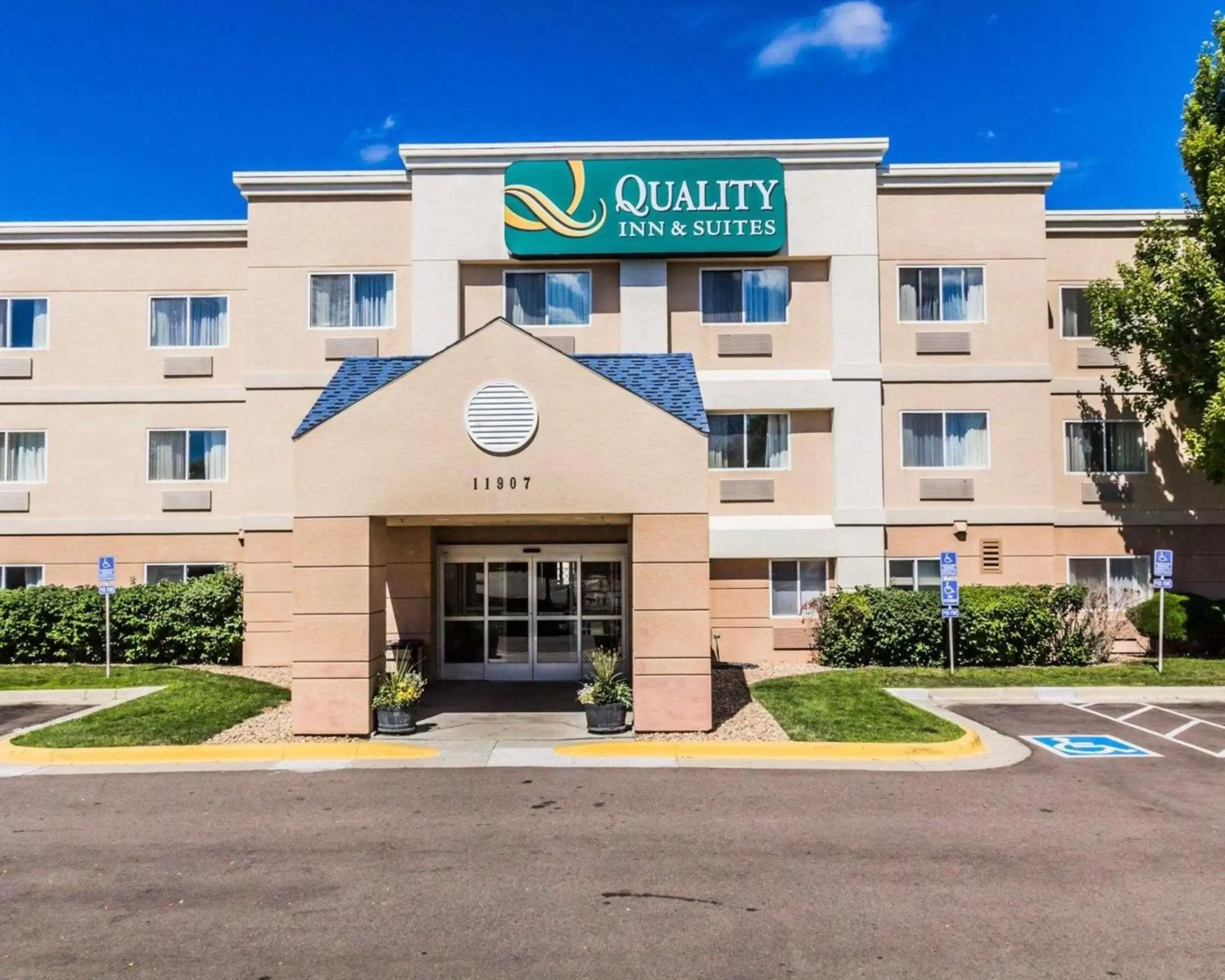 Property Building in Quality Inn & Suites Golden - Denver West