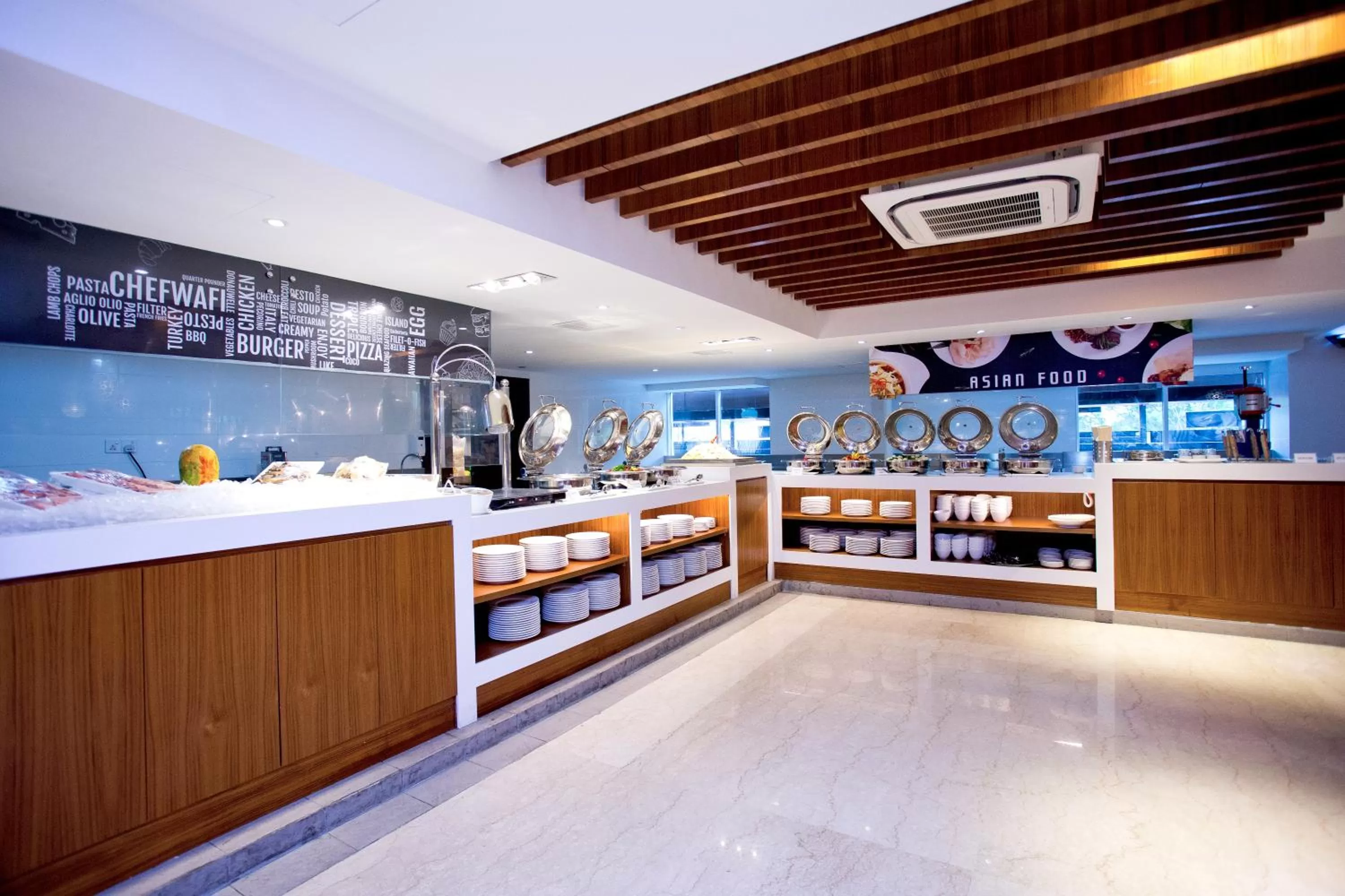 Restaurant/places to eat in Vouk Hotel Suites, Penang