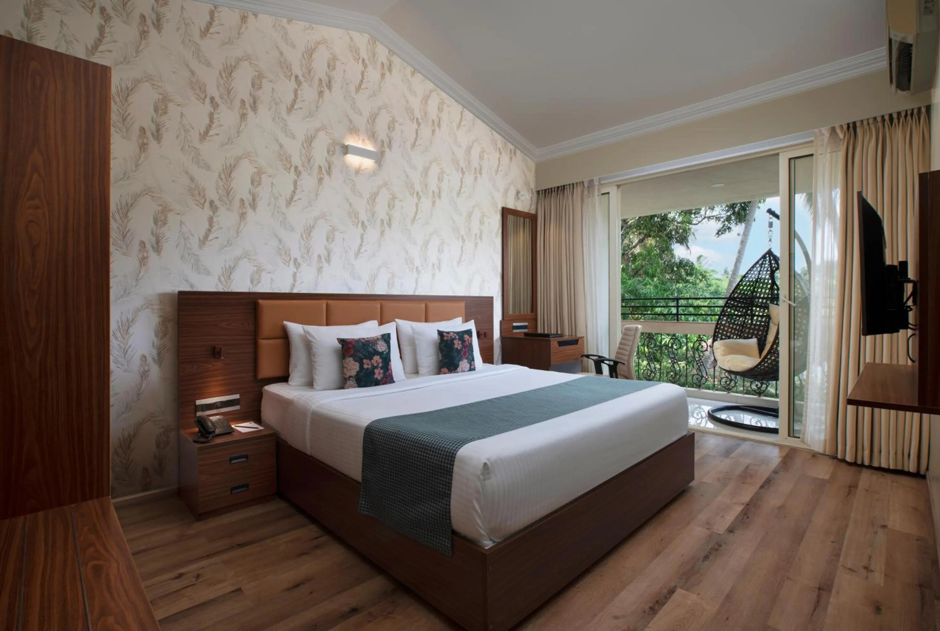 Bed in Clarion Hotel Ocean Palms Goa