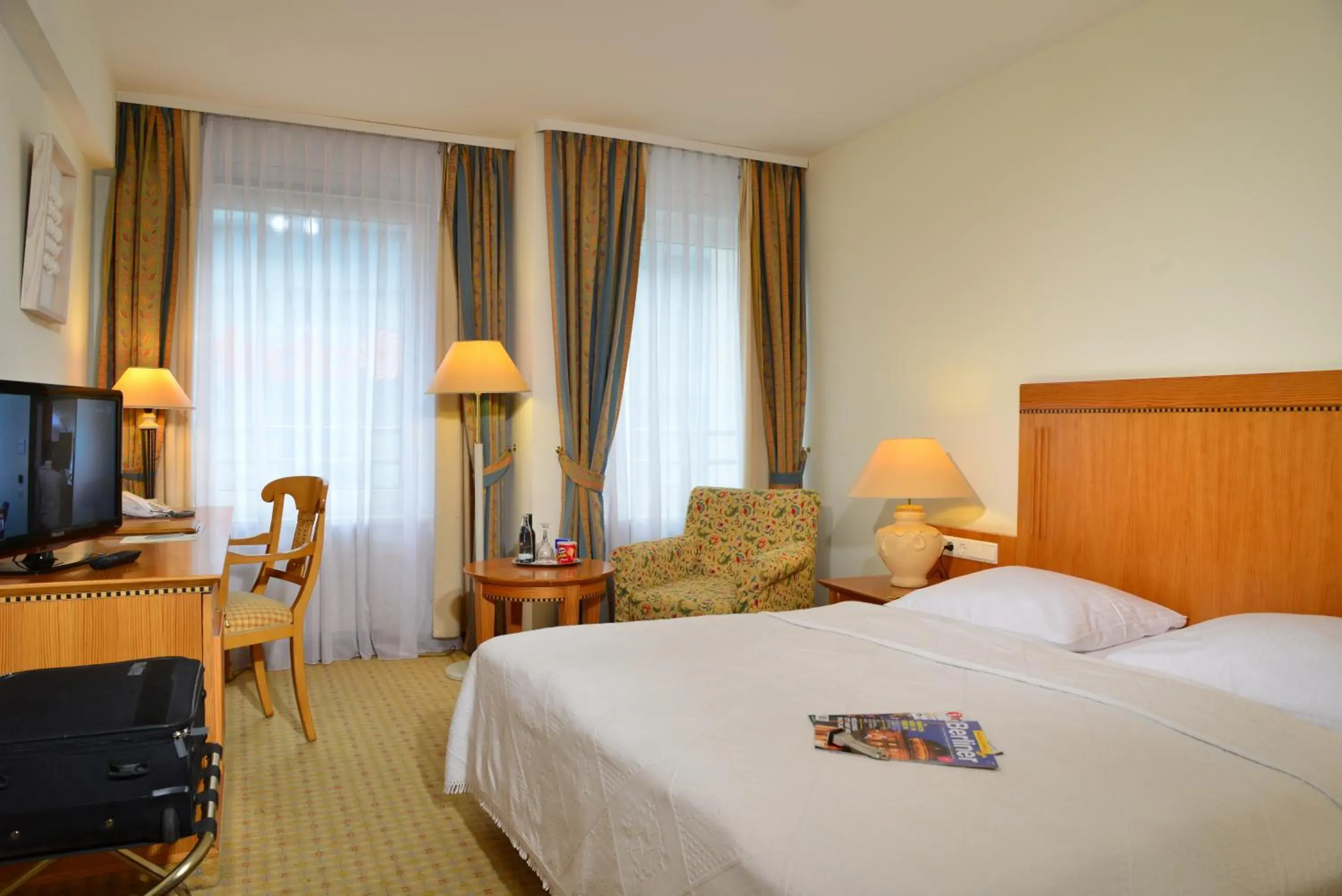Photo of the whole room, Bed in Hotel Domicil Berlin by Golden Tulip