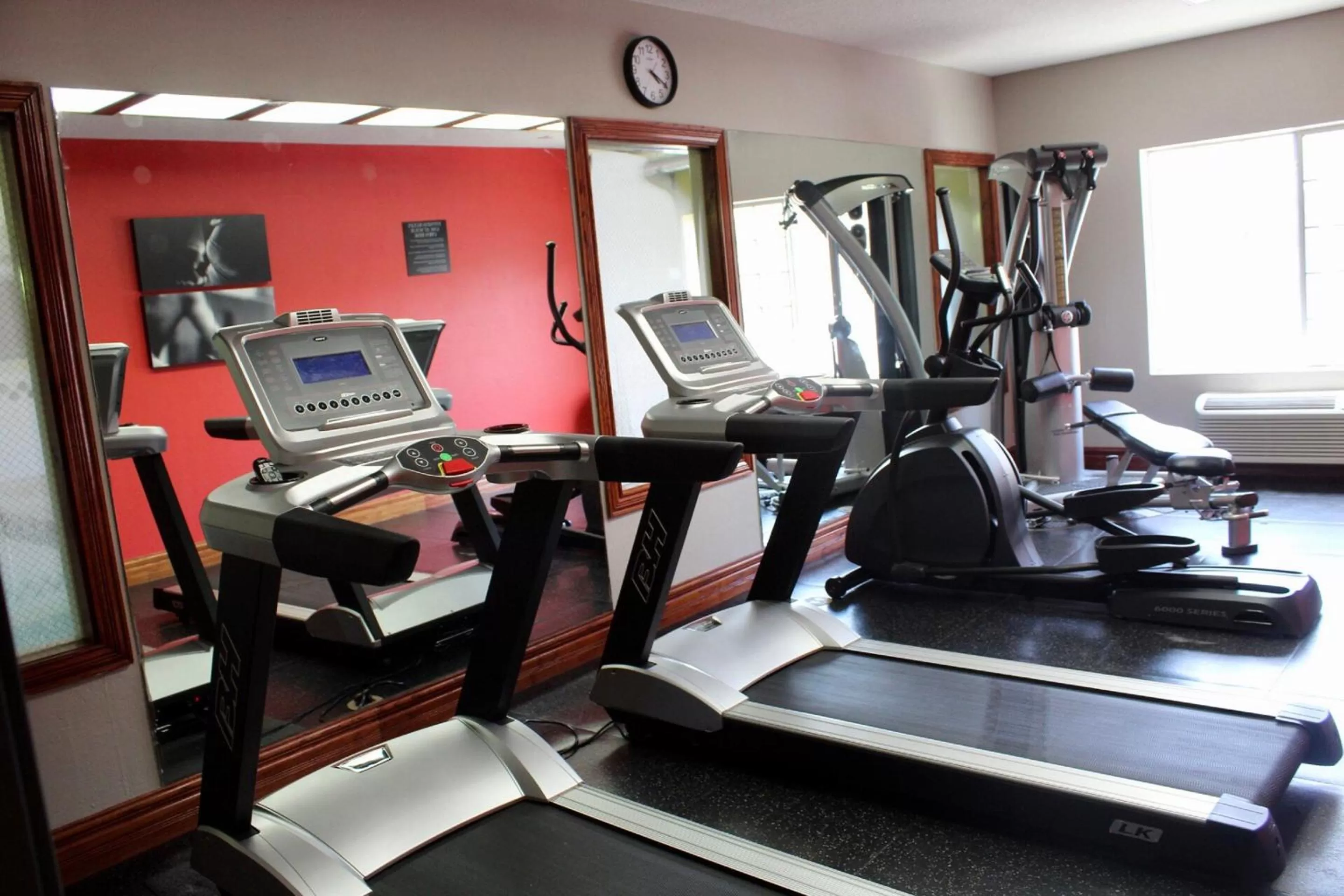 Fitness centre/facilities in Country Inn & Suites by Radisson, Hot Springs, AR