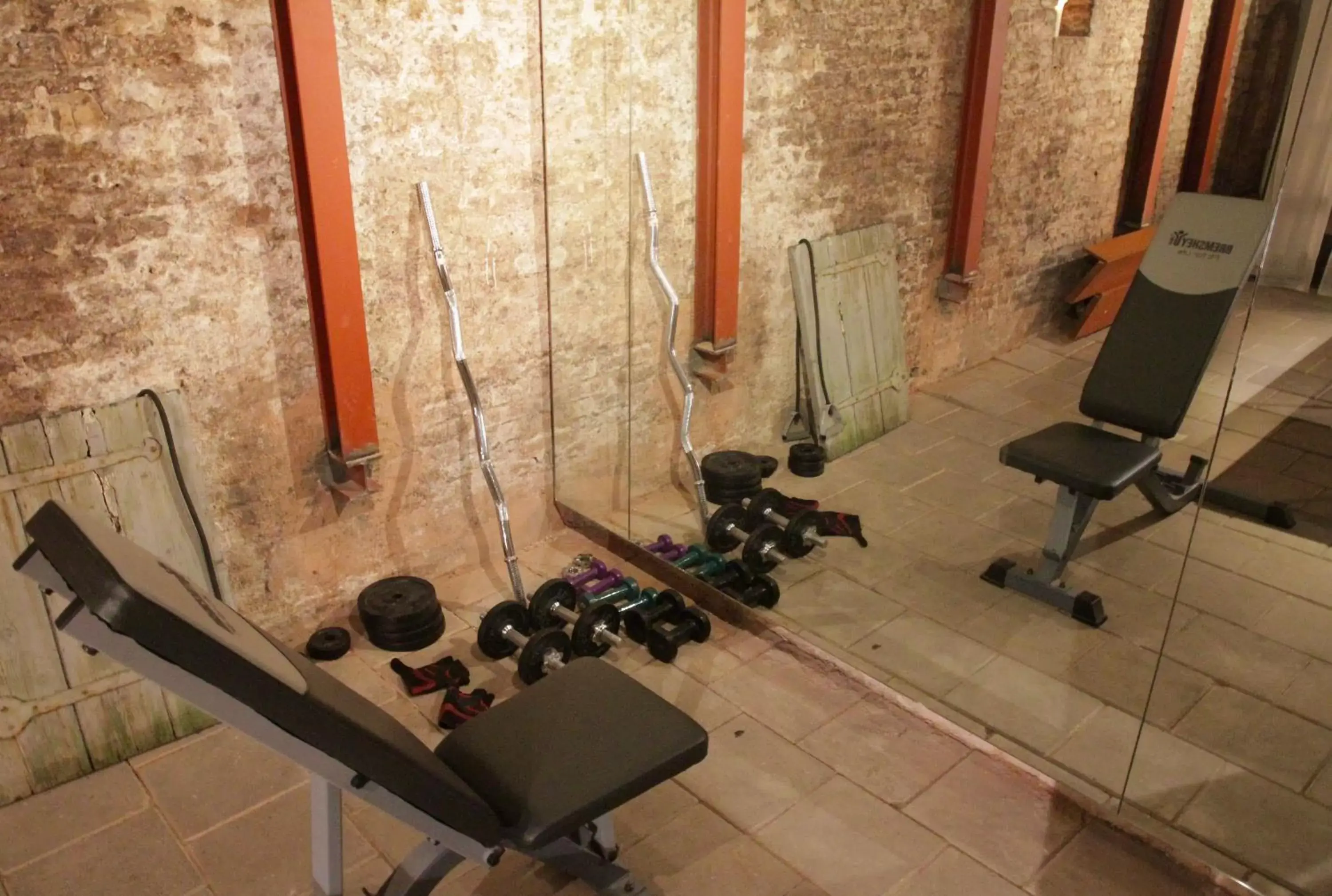 Fitness centre/facilities in Top apartment along canal in historic centre