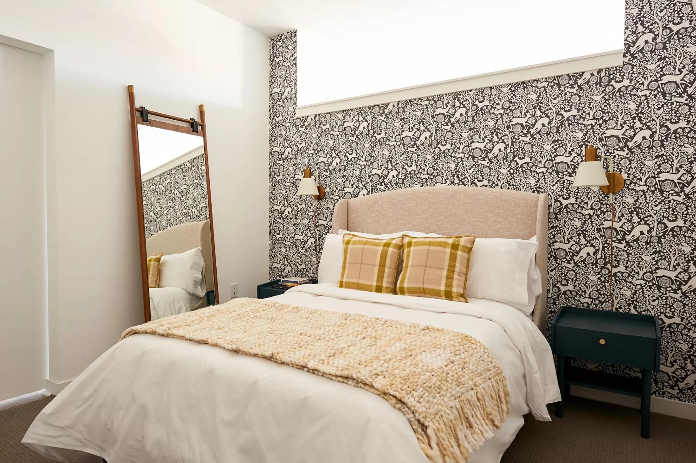 Living room, Bed in Sonder at MODI