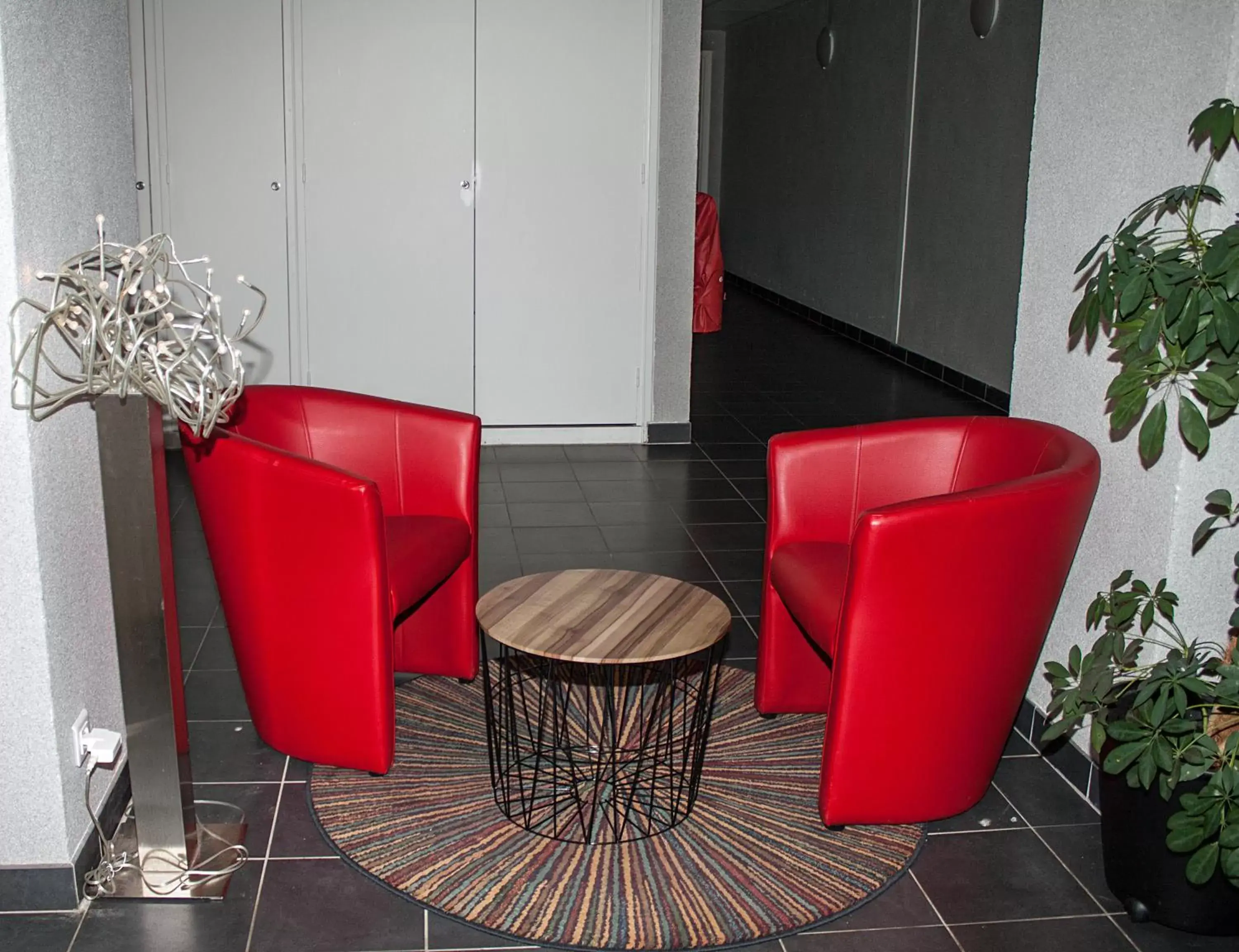 Lobby or reception, Seating Area in City Lodge Appart Hôtel Niort