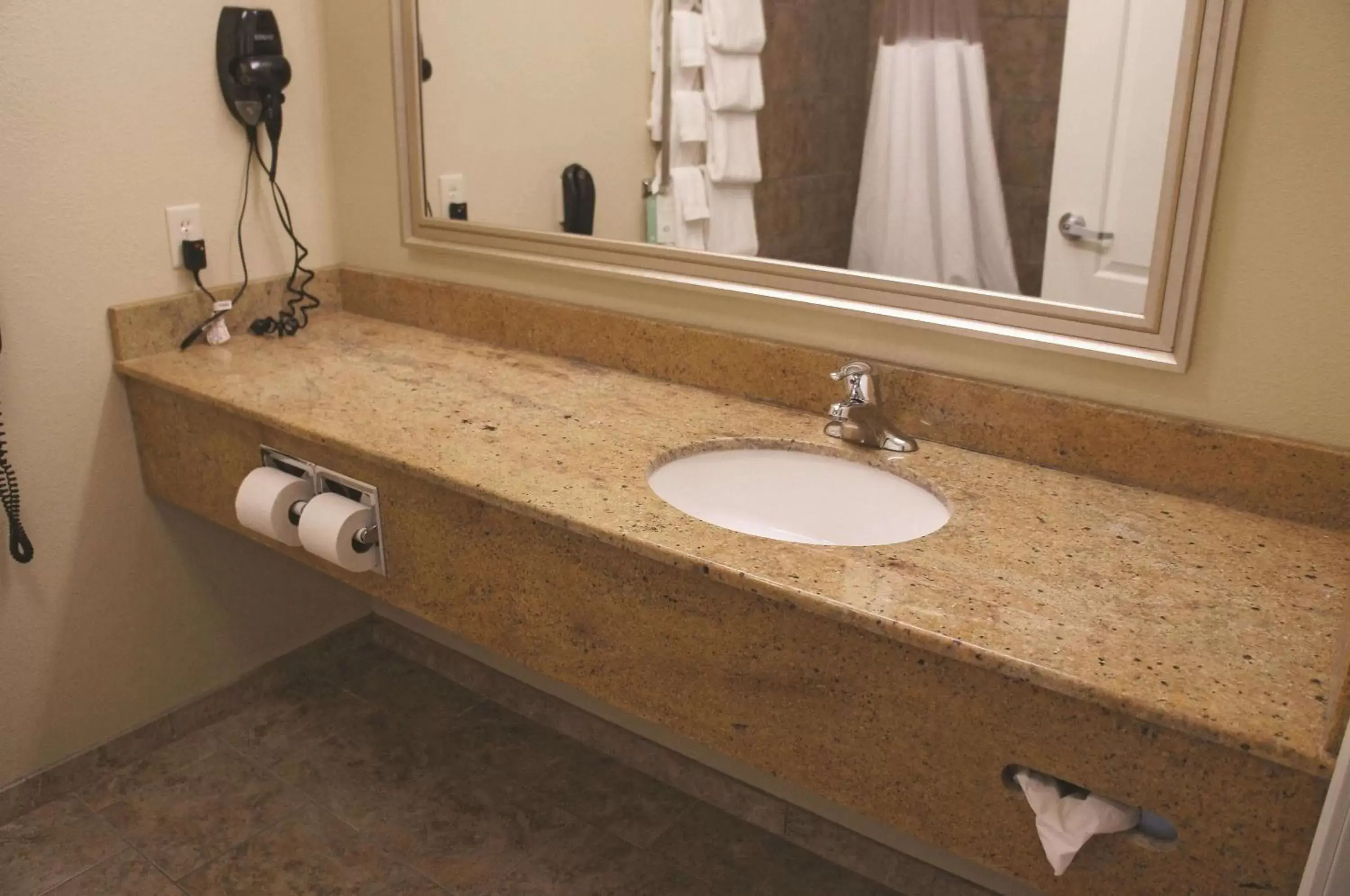 Photo of the whole room in La Quinta by Wyndham Bismarck Photo of the whole room in La Quinta by Wyndham Bismarck