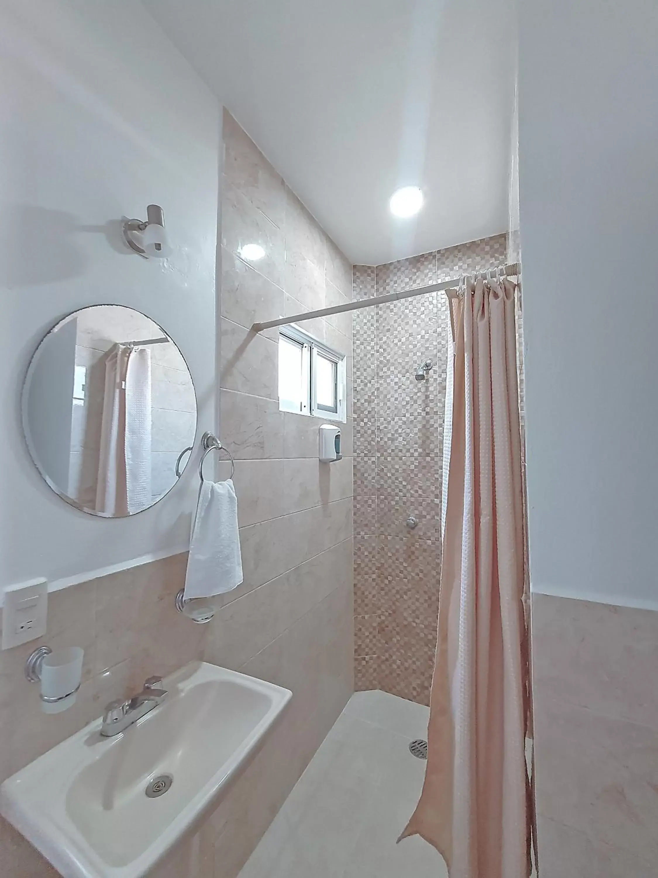 Shower, Bathroom in La Aurora
