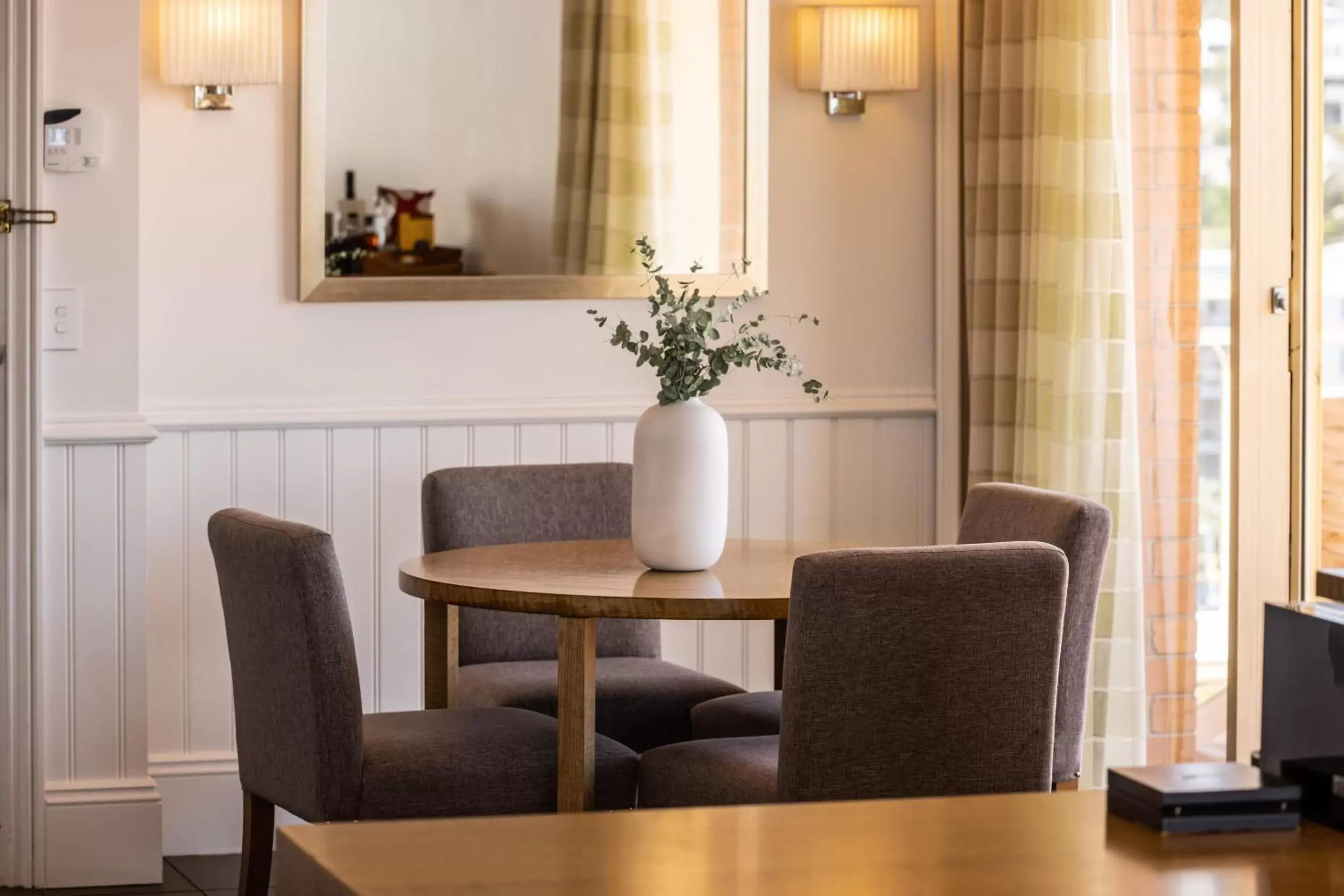 Photo of the whole room, Seating Area in Crowne Plaza Terrigal Pacific, an IHG Hotel