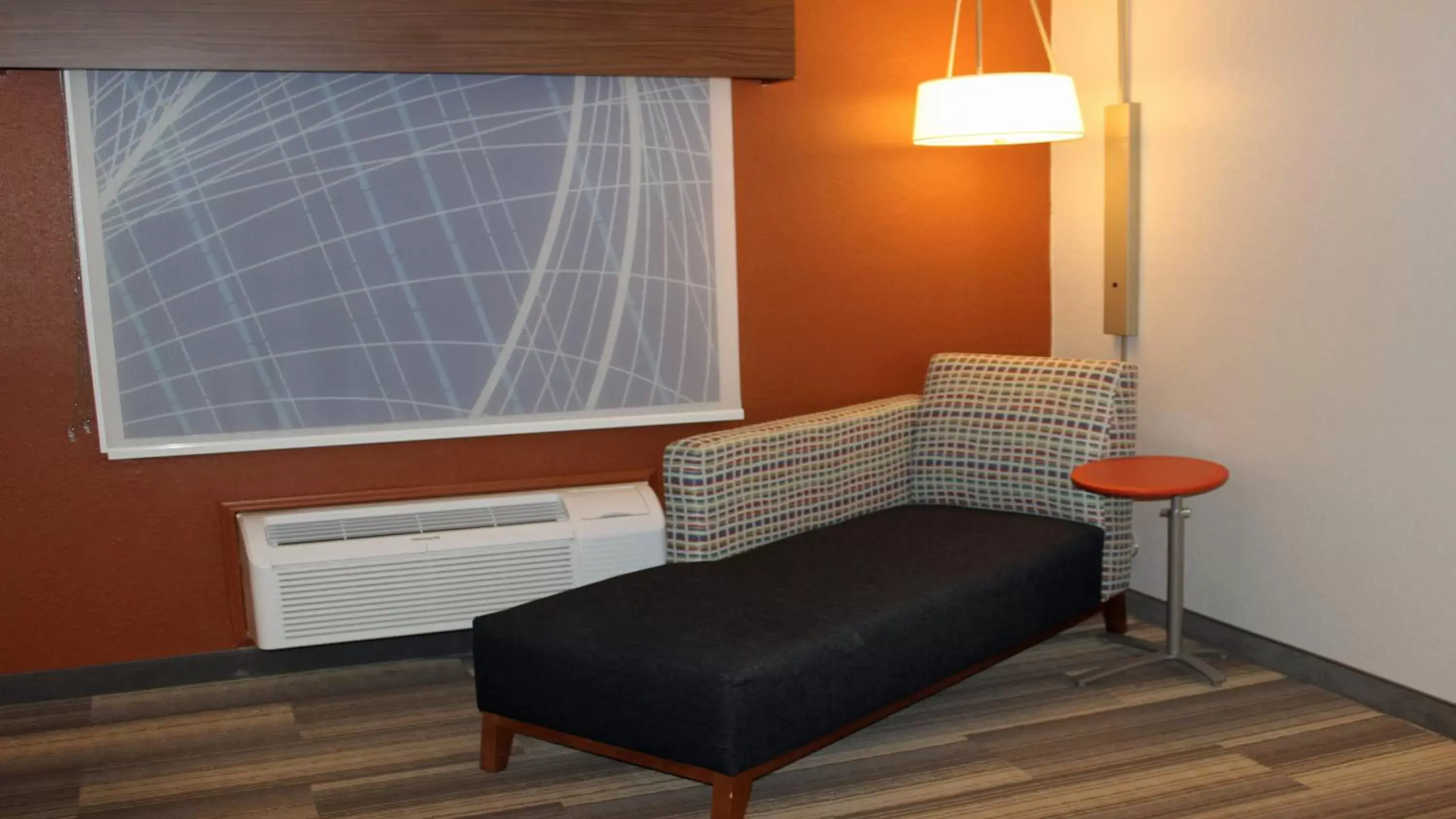 Photo of the whole room, Seating Area in Holiday Inn Express Winfield, an IHG Hotel