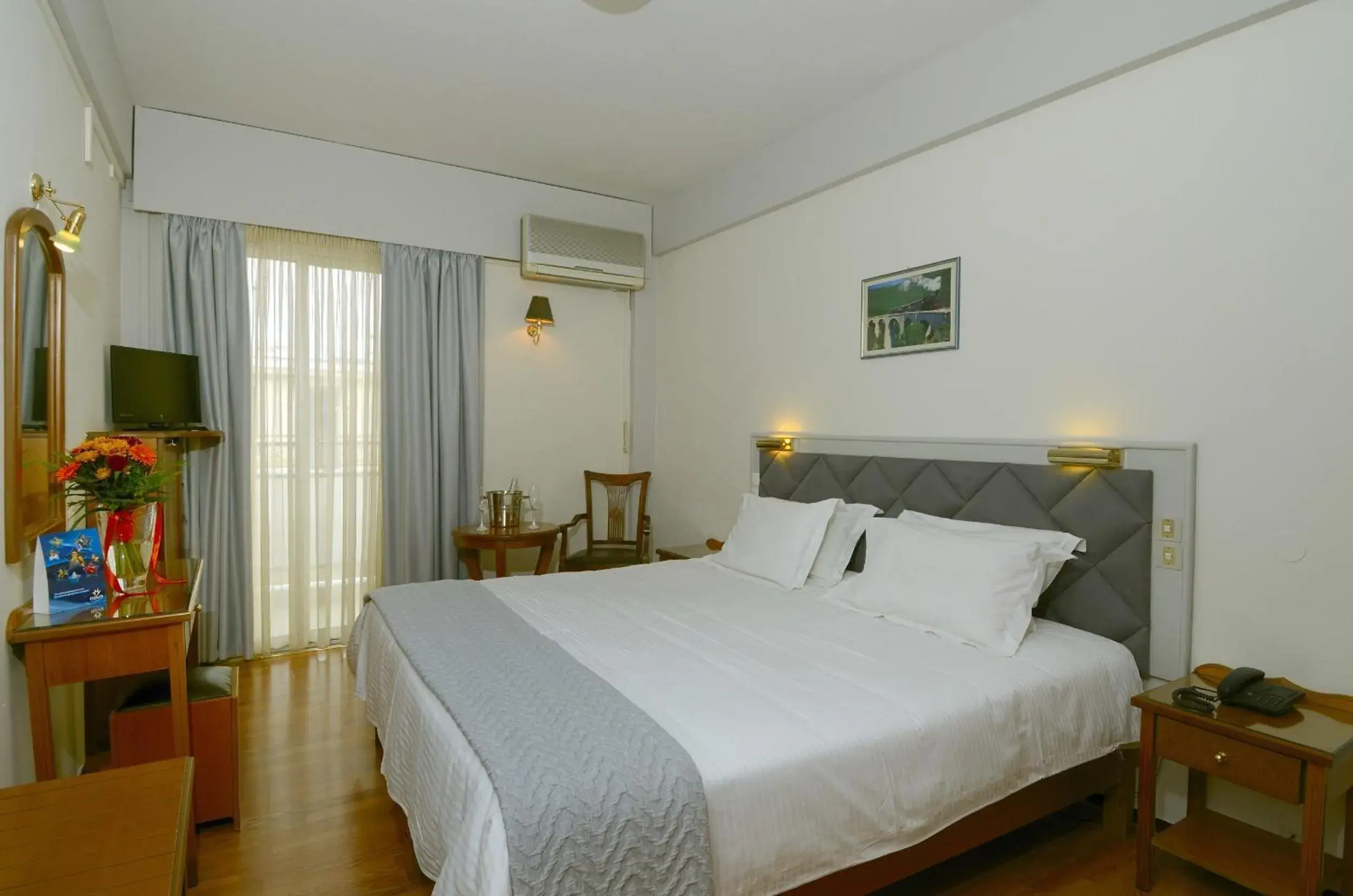 Bed in Hotel Nefeli