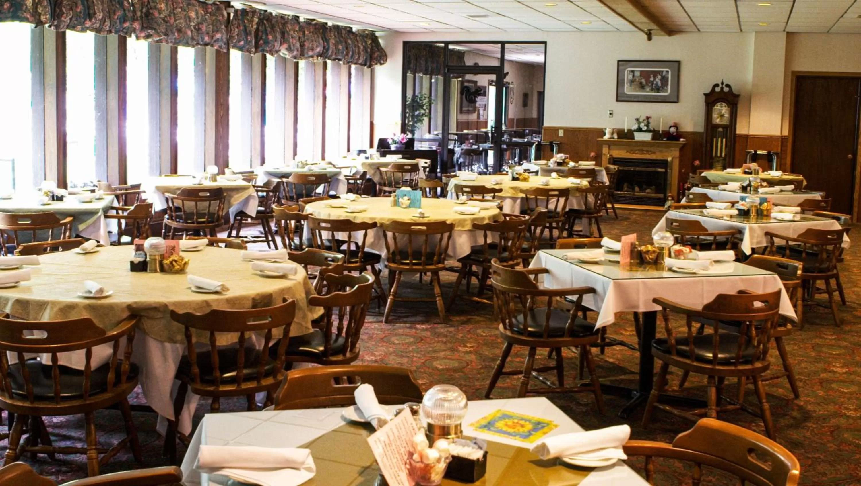 Restaurant/places to eat in Voyageur Inn and Conference Center
