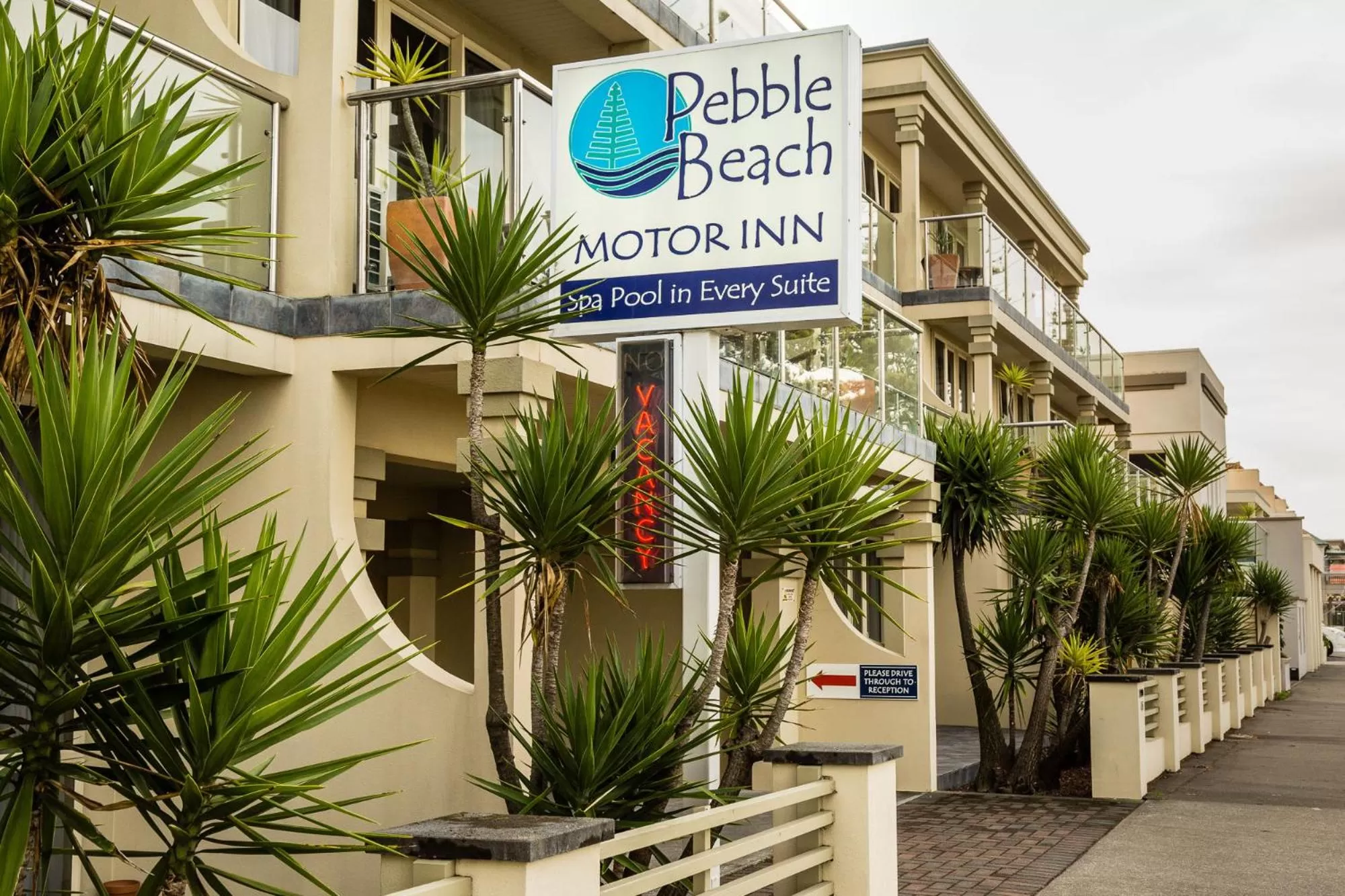 Pebble Beach Motor Inn