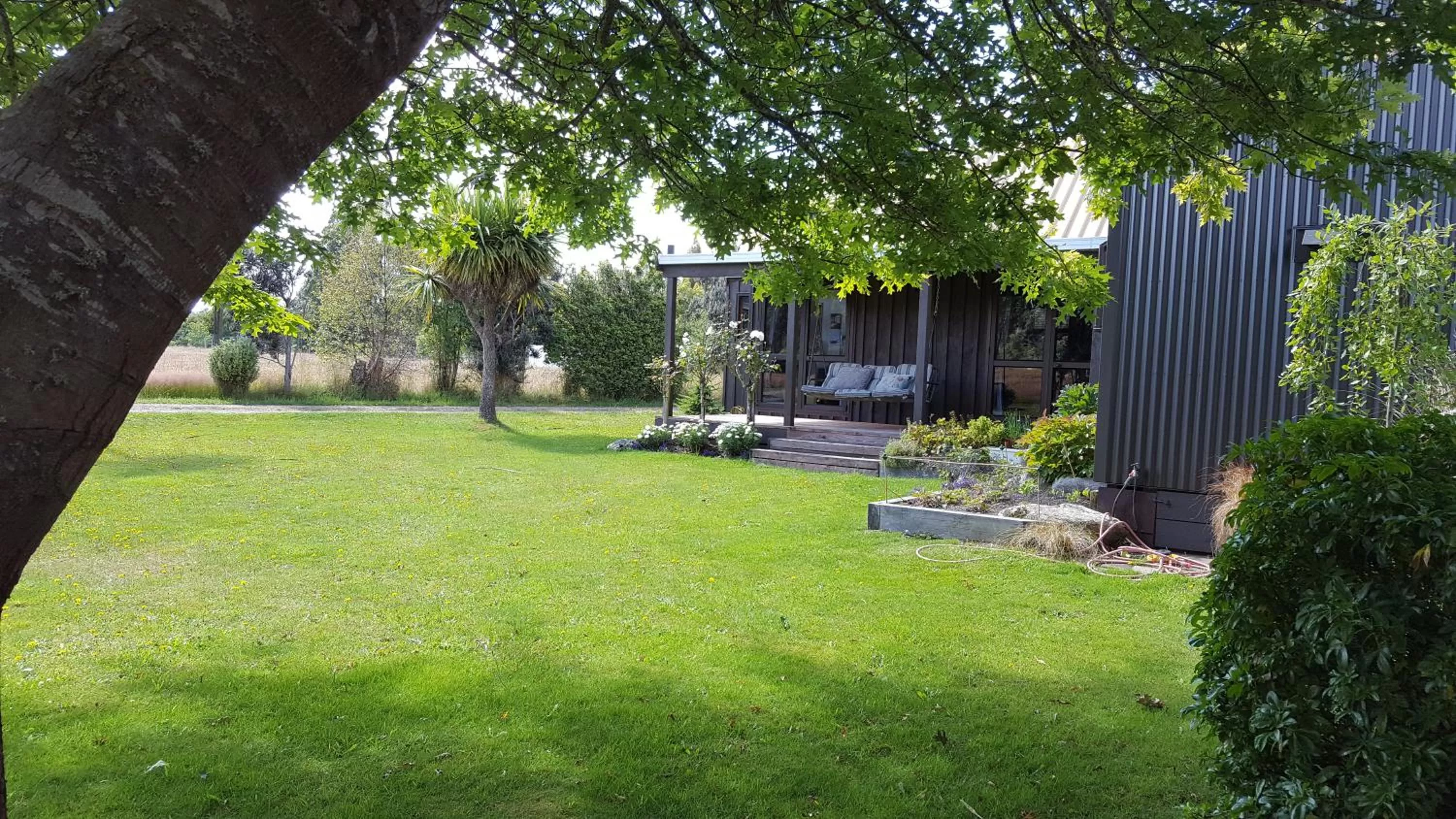 Garden in Alpine Rock B&B