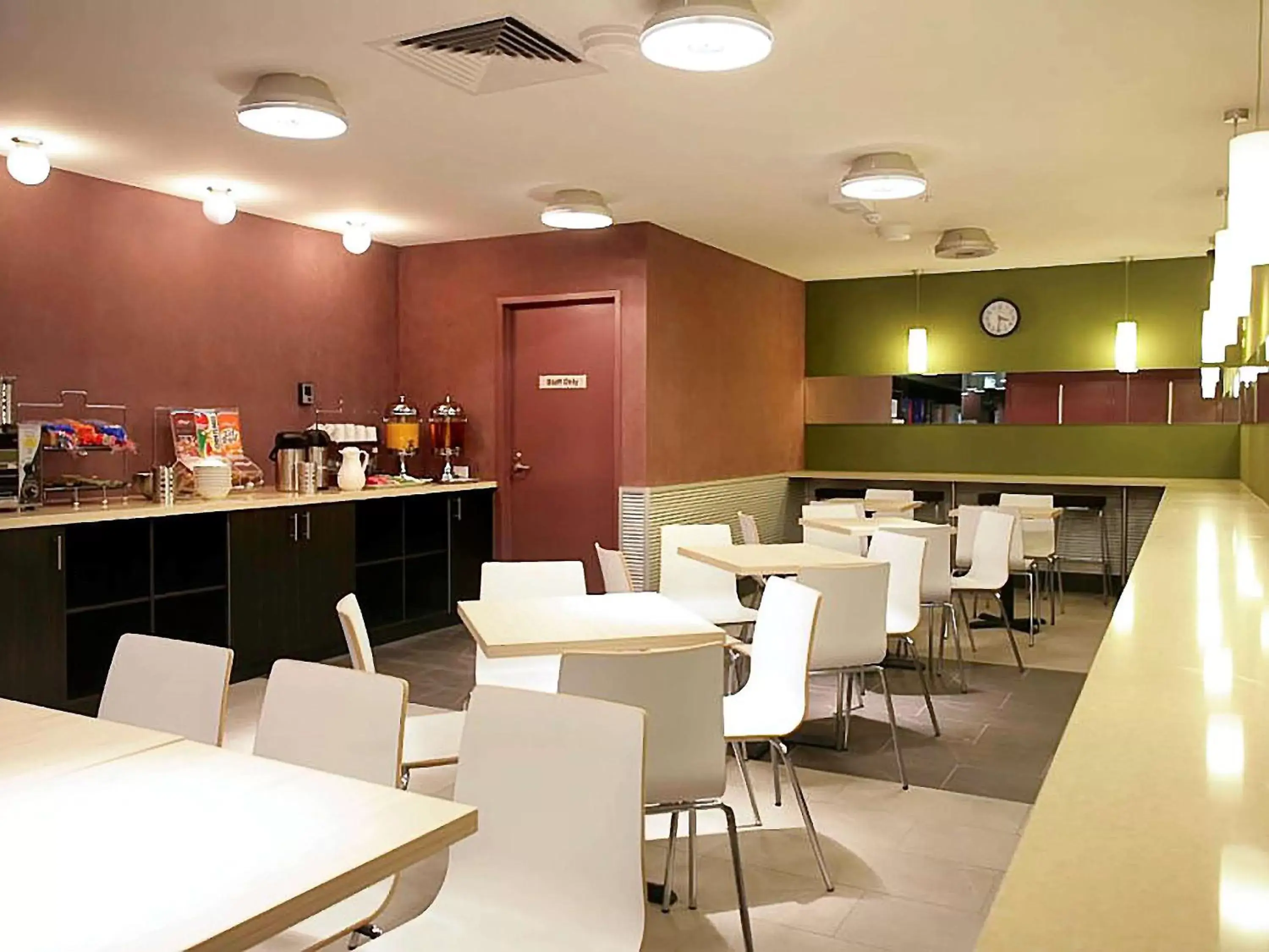 On site, Restaurant/Places to Eat in ibis Budget - Melbourne CBD
