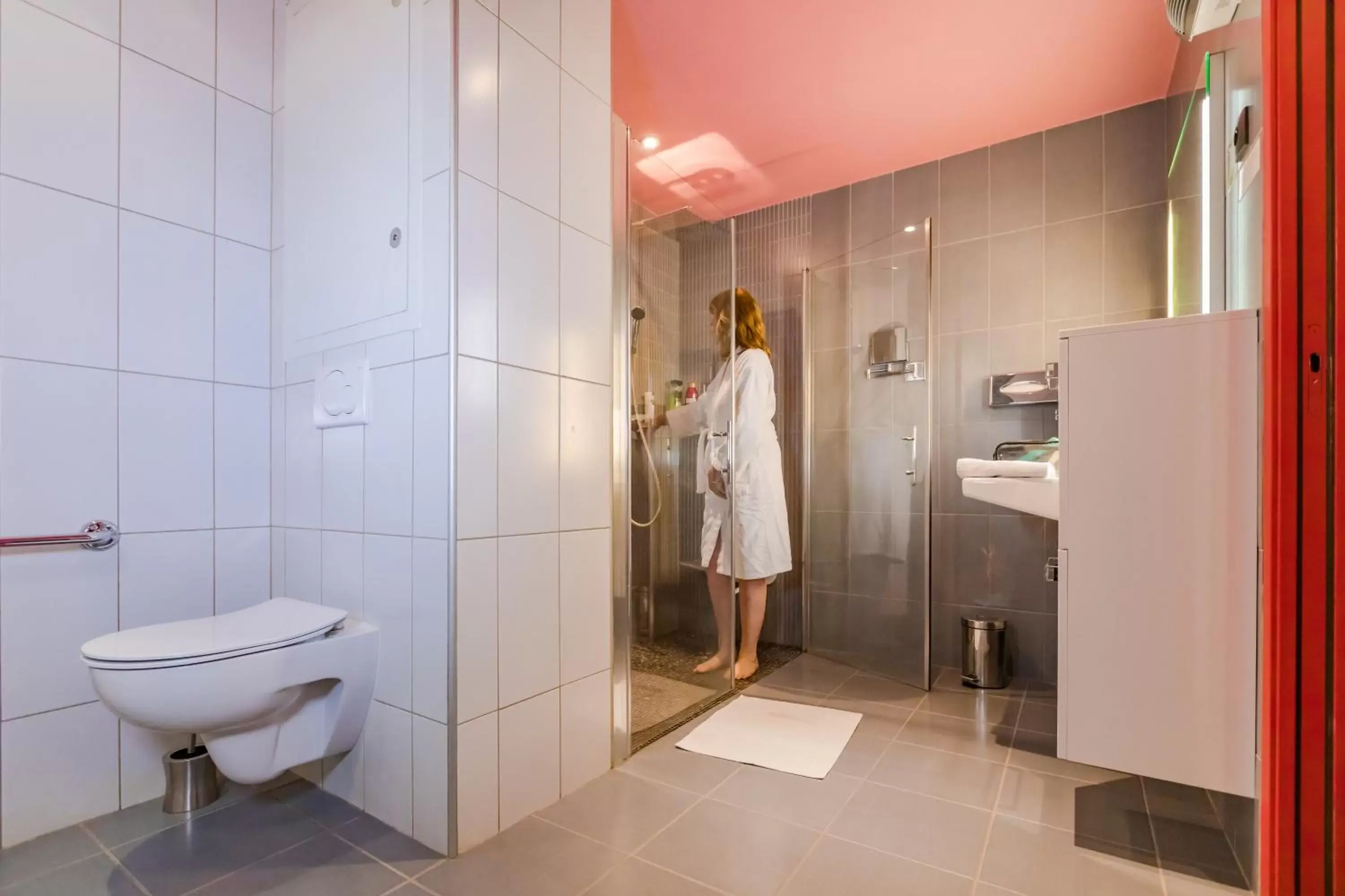 Shower, Bathroom in Logis Hôtel Restaurant Le Fruitier