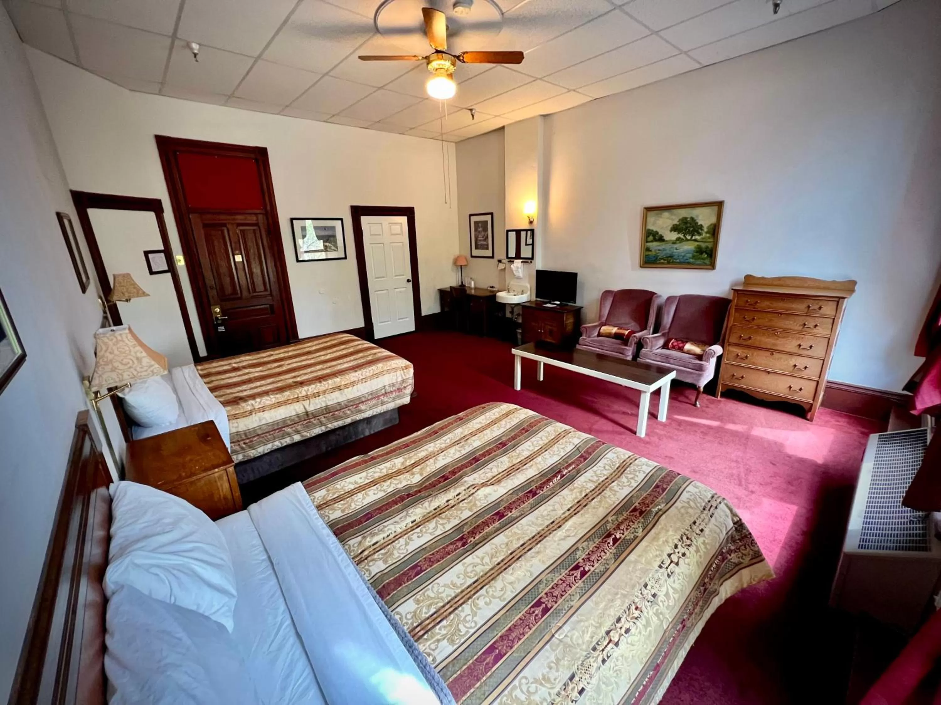 Bed in The Monarch Hotel