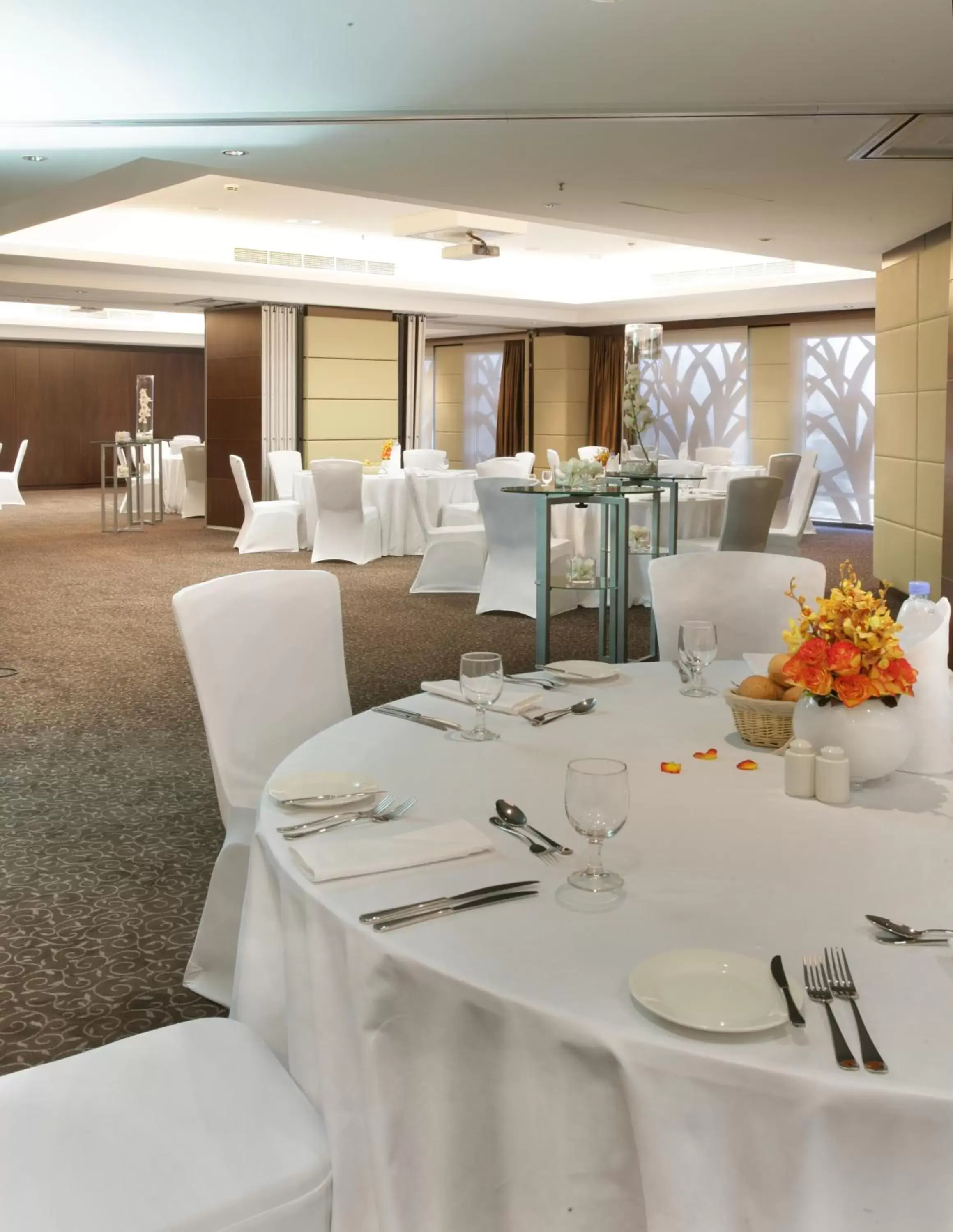 Banquet/Function facilities, Banquet Facilities in La Suite Dubai Hotel & Apartments